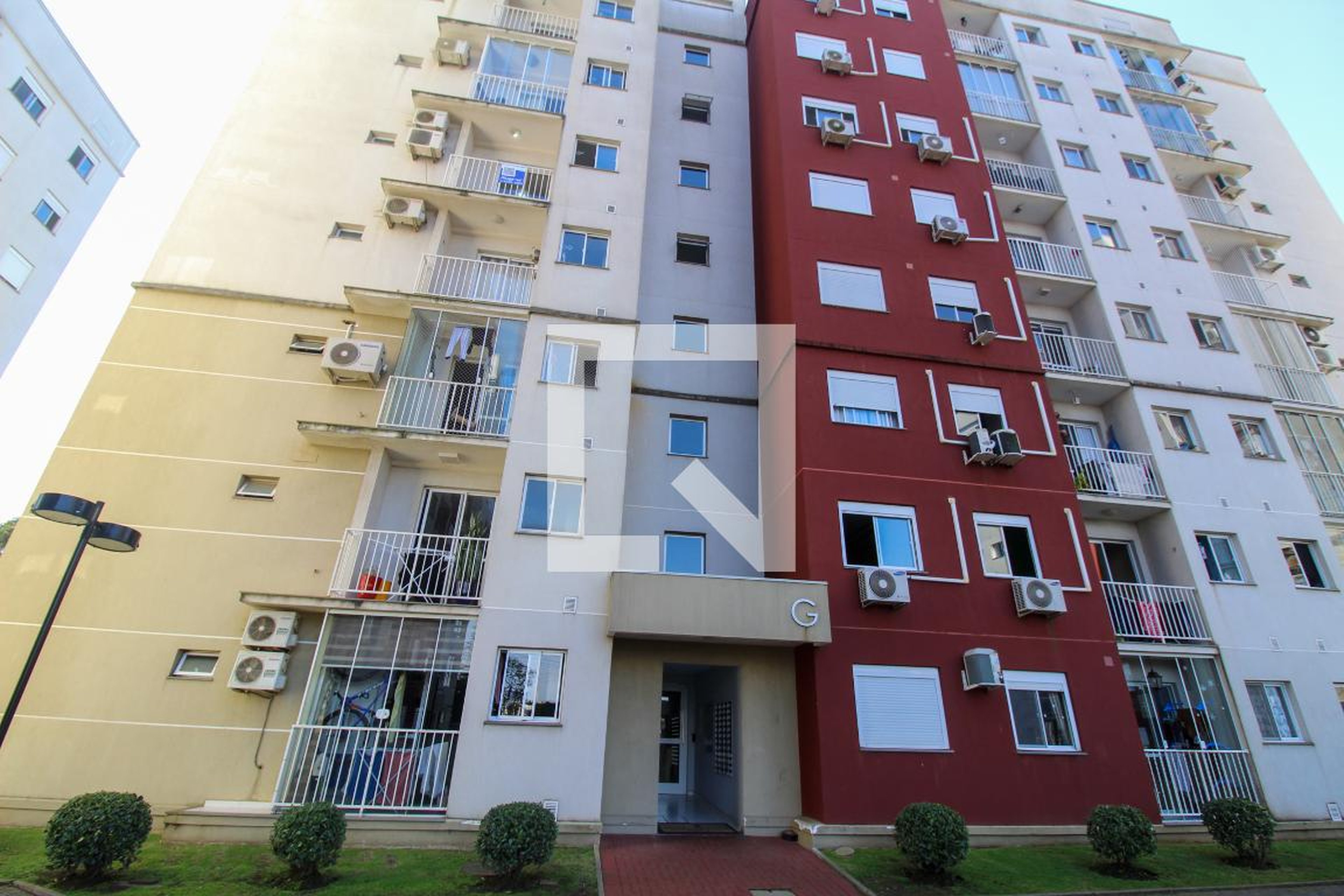 Fachada Condomínio Vilage Toscana