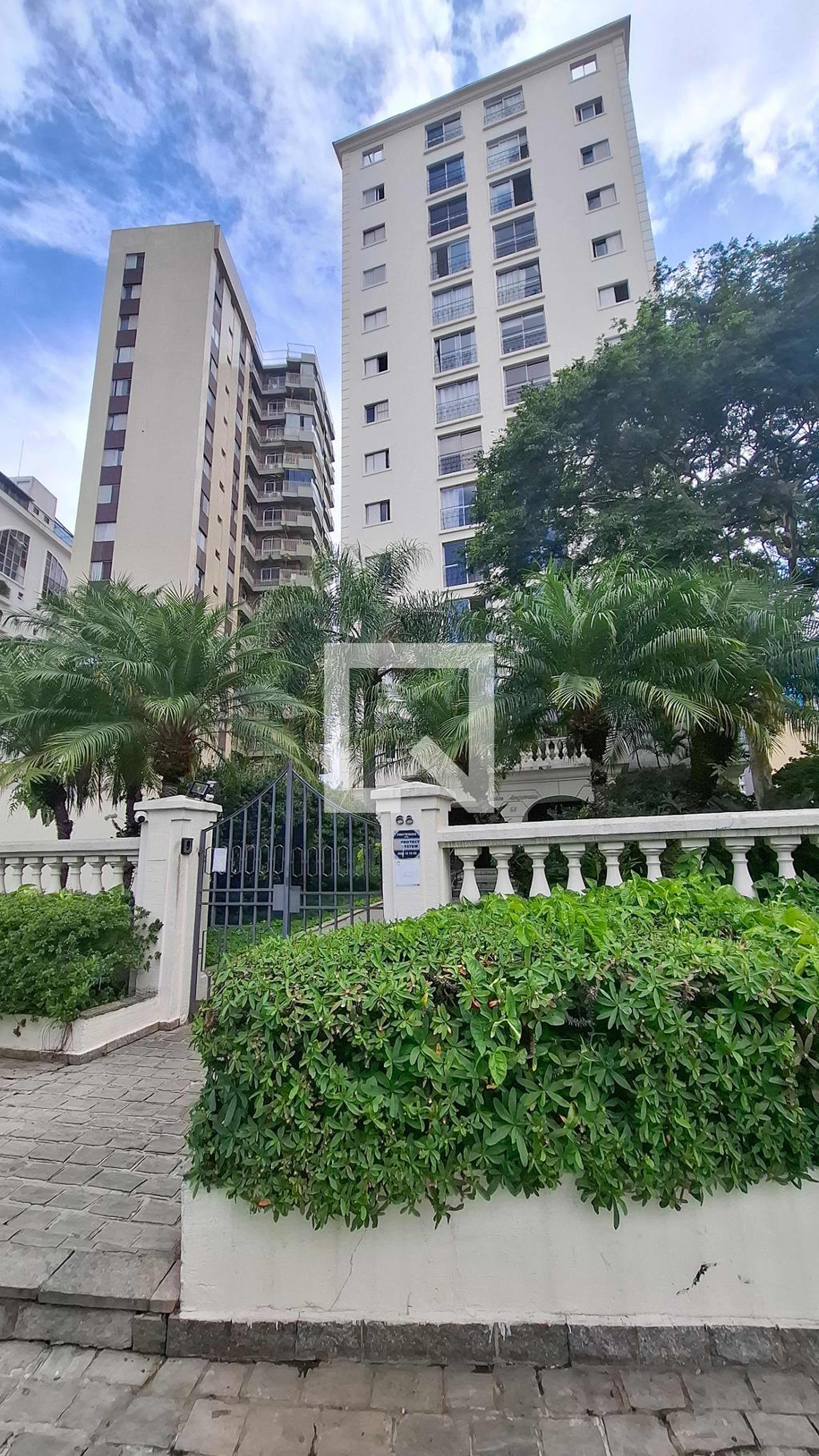 Fachada do Prédio Condomínio Maison Montparnasse