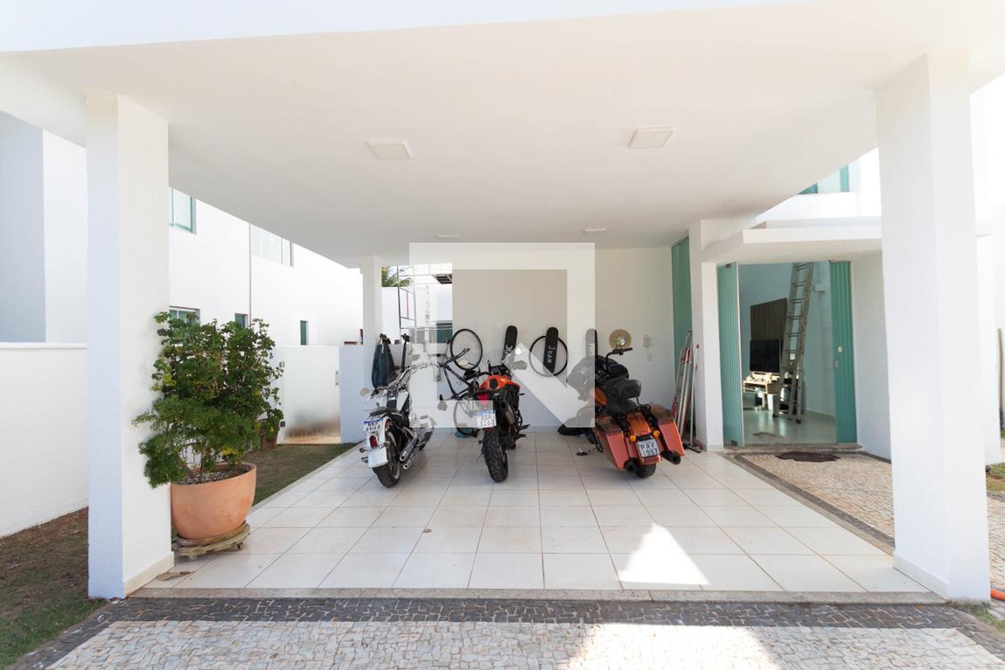 Área Externa Condomínio em Rua SB 3, 0