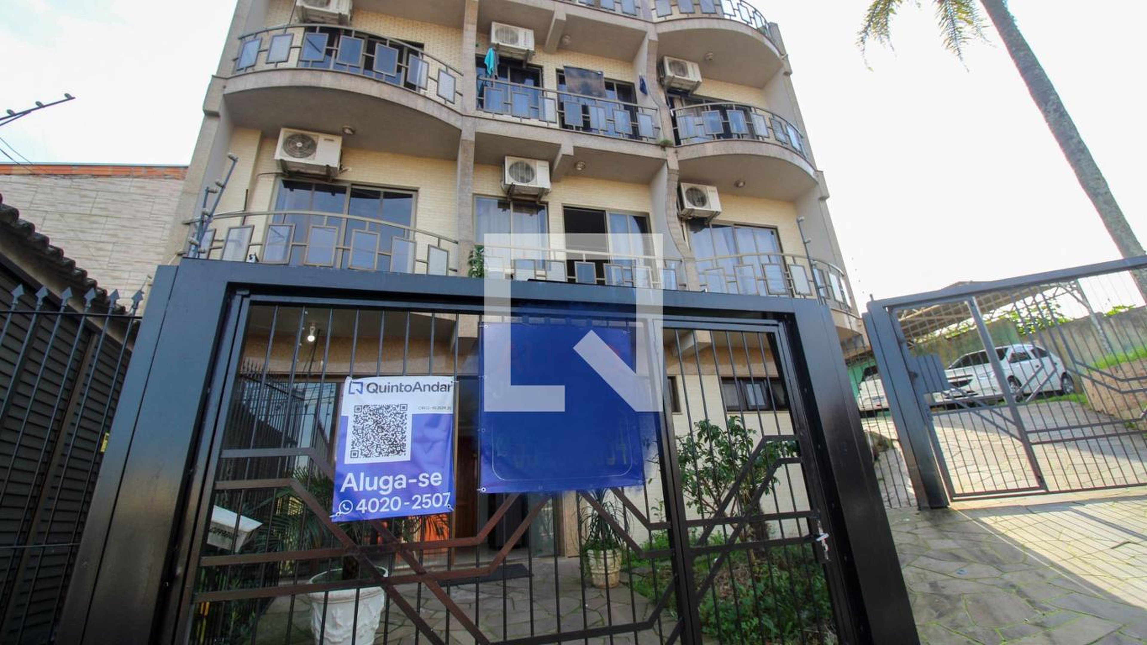 Fachada Condomínio em Rua Chile, 948