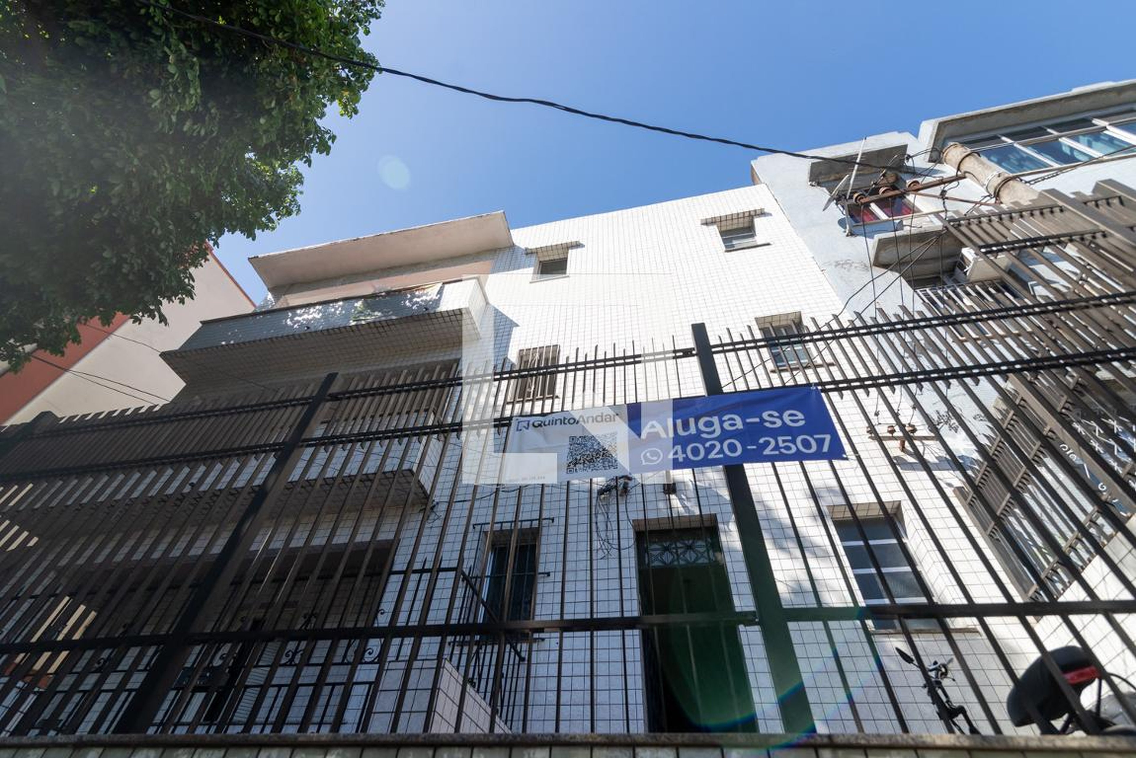 Fachada Condomínio em Rua Gonçalves Crespo, 366