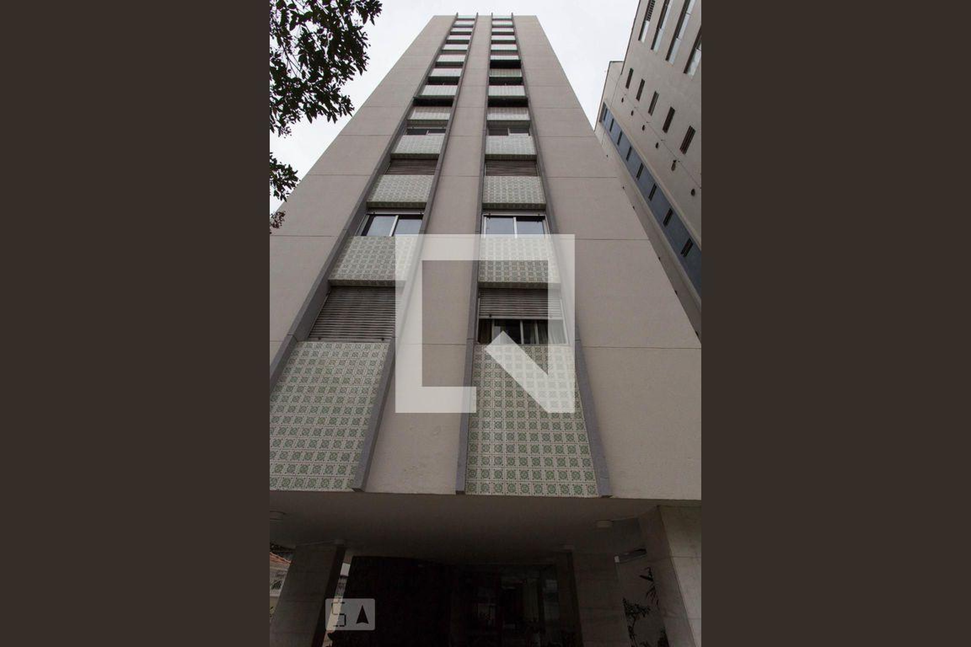 Fachada Condomínio em Rua Teixeira da Silva, 128