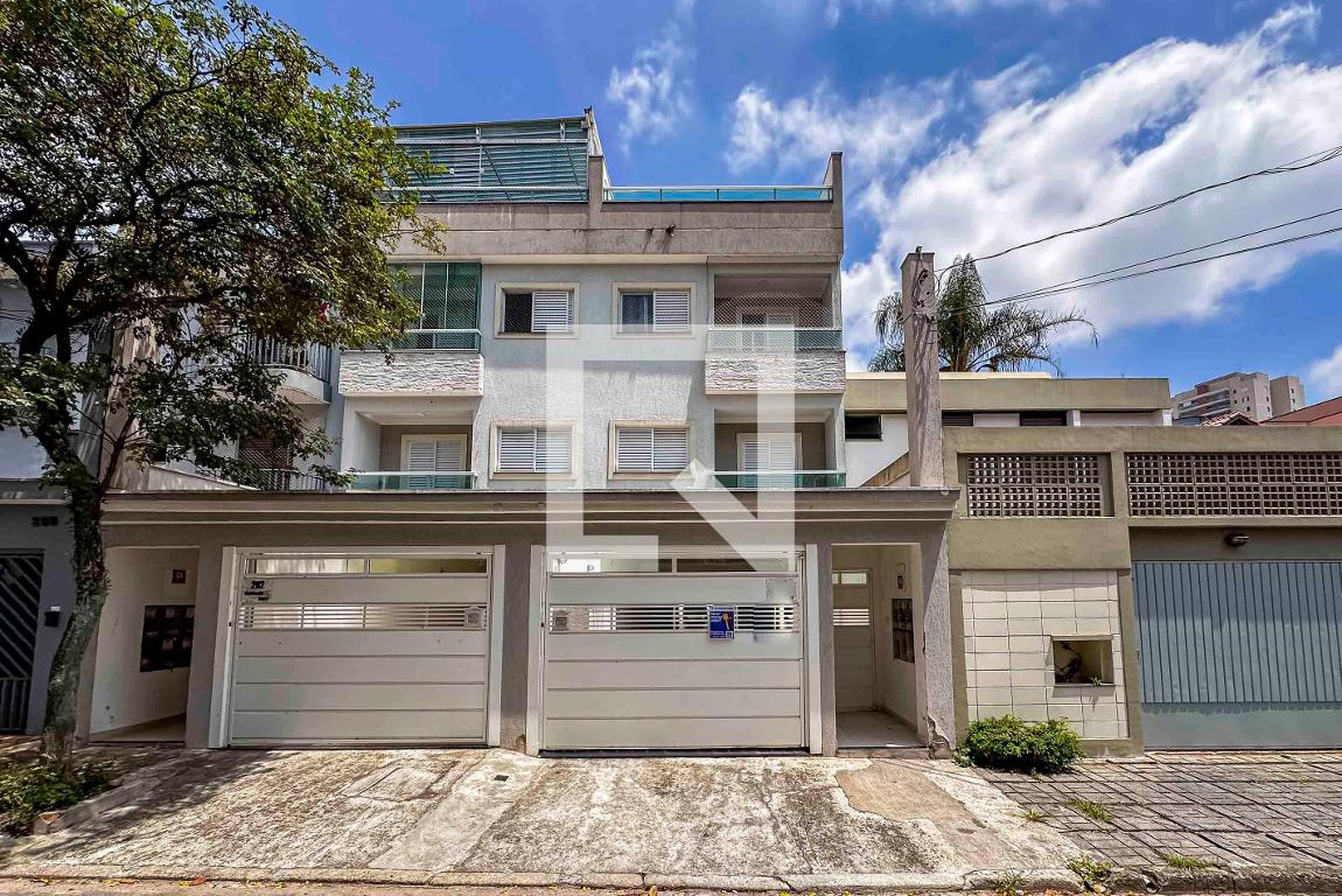 Fachada Condomínio em Rua Atibaia, 196