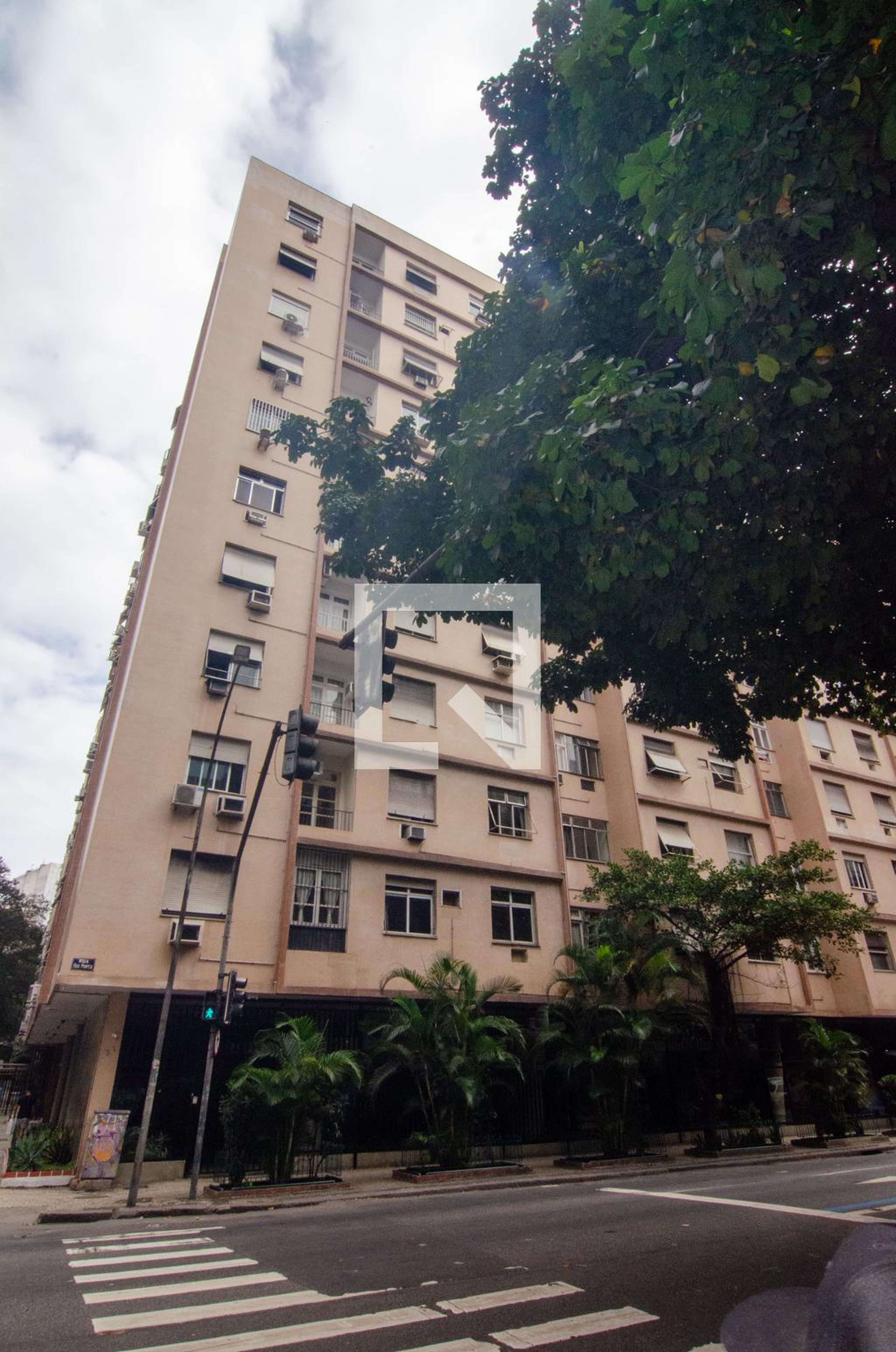 Fachada Condomínio em Rua Raul Pompéia, 123