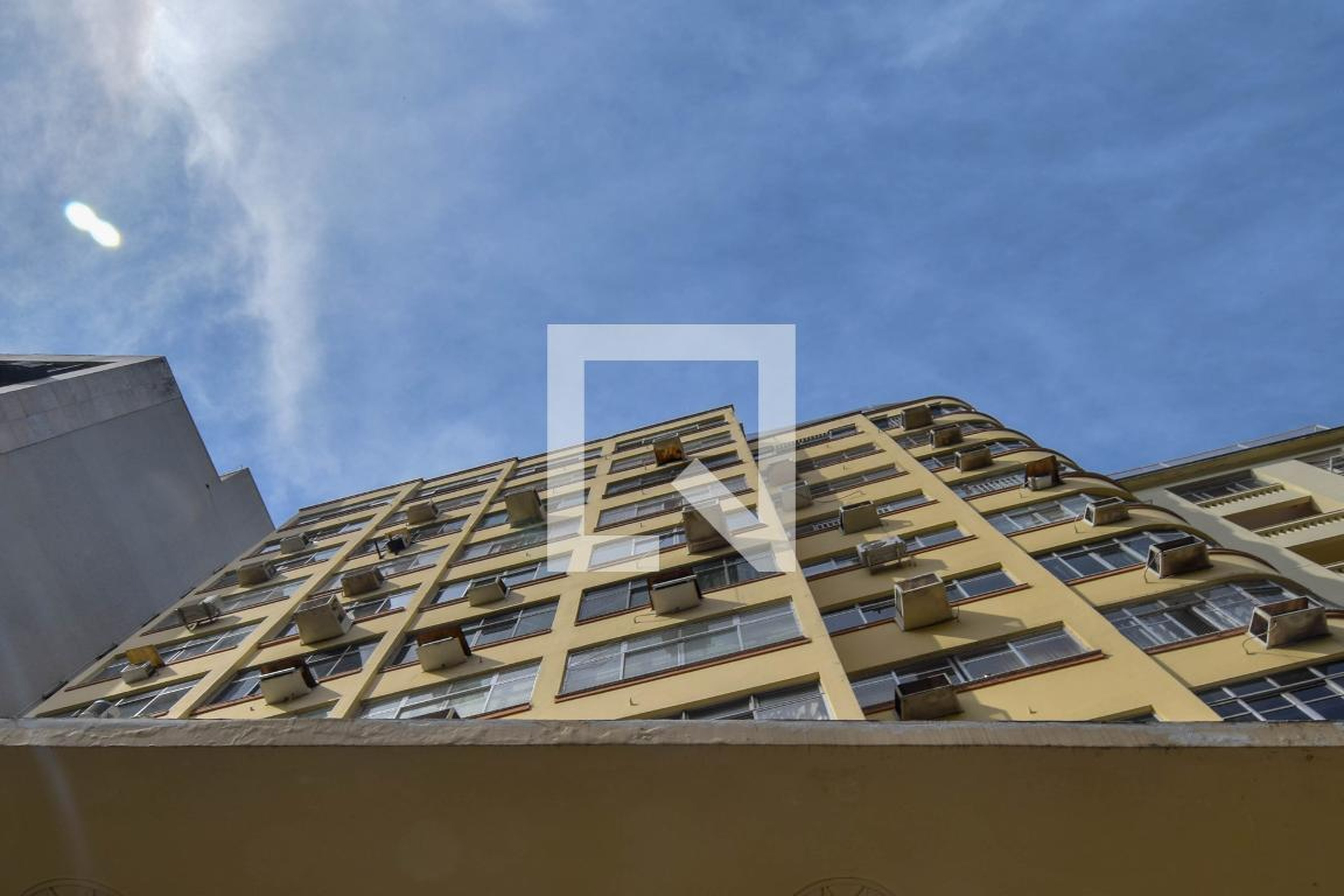 Fachada Condomínio em Rua Copacabana, 759