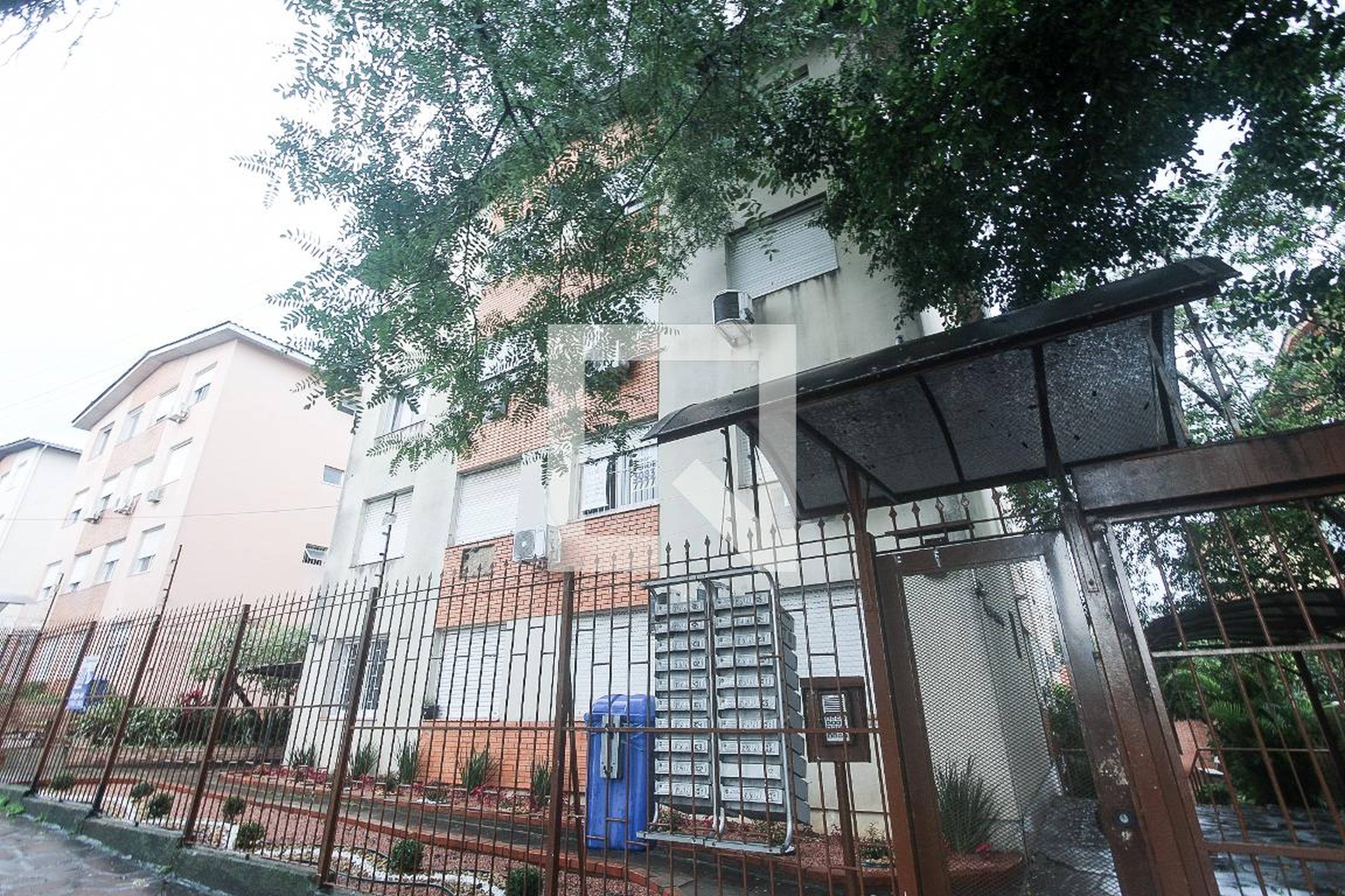 Fachada do Condomínio Edifício Flamboian