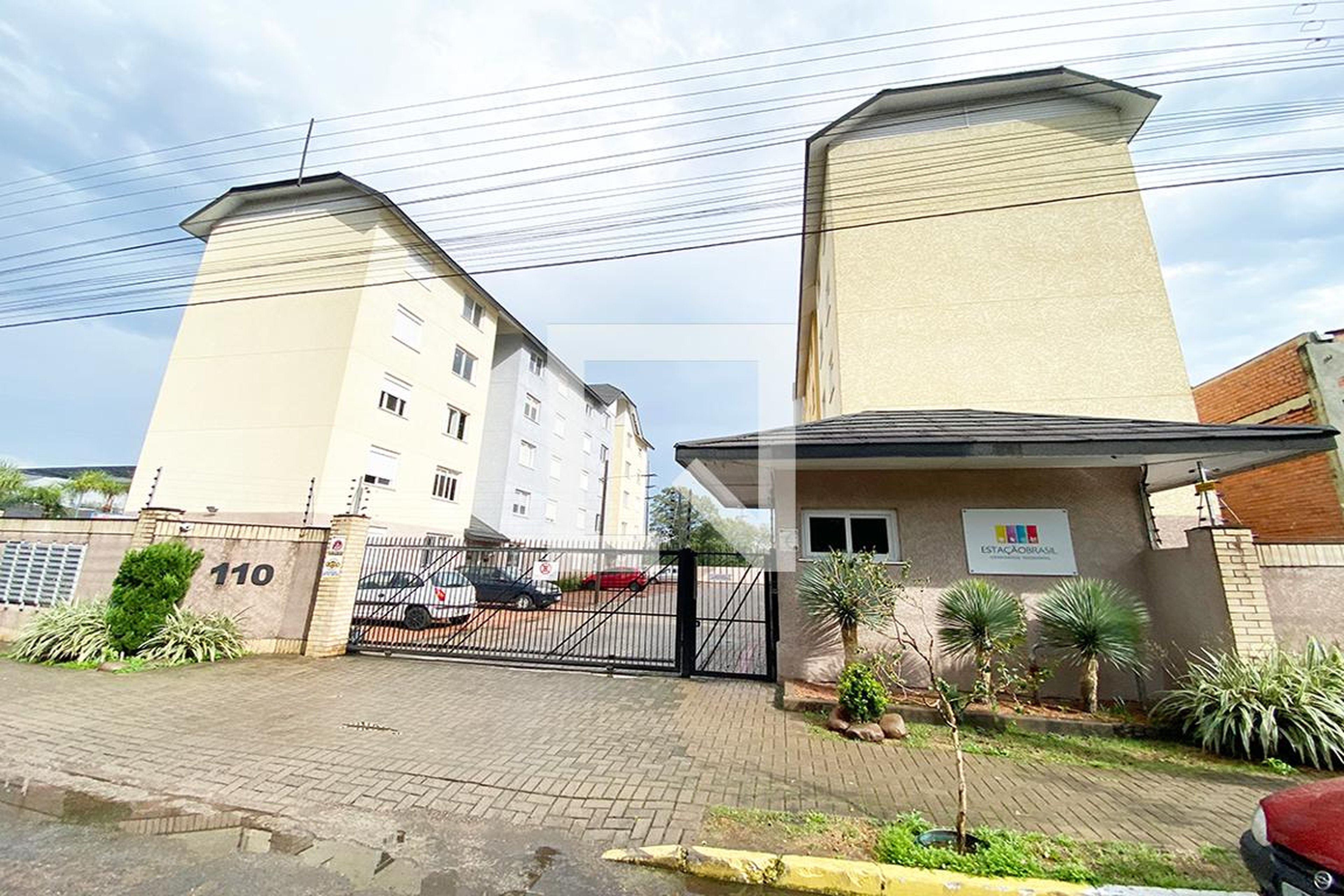 Fachada do Condomínio Condomínio em Rua Guanabara, 100