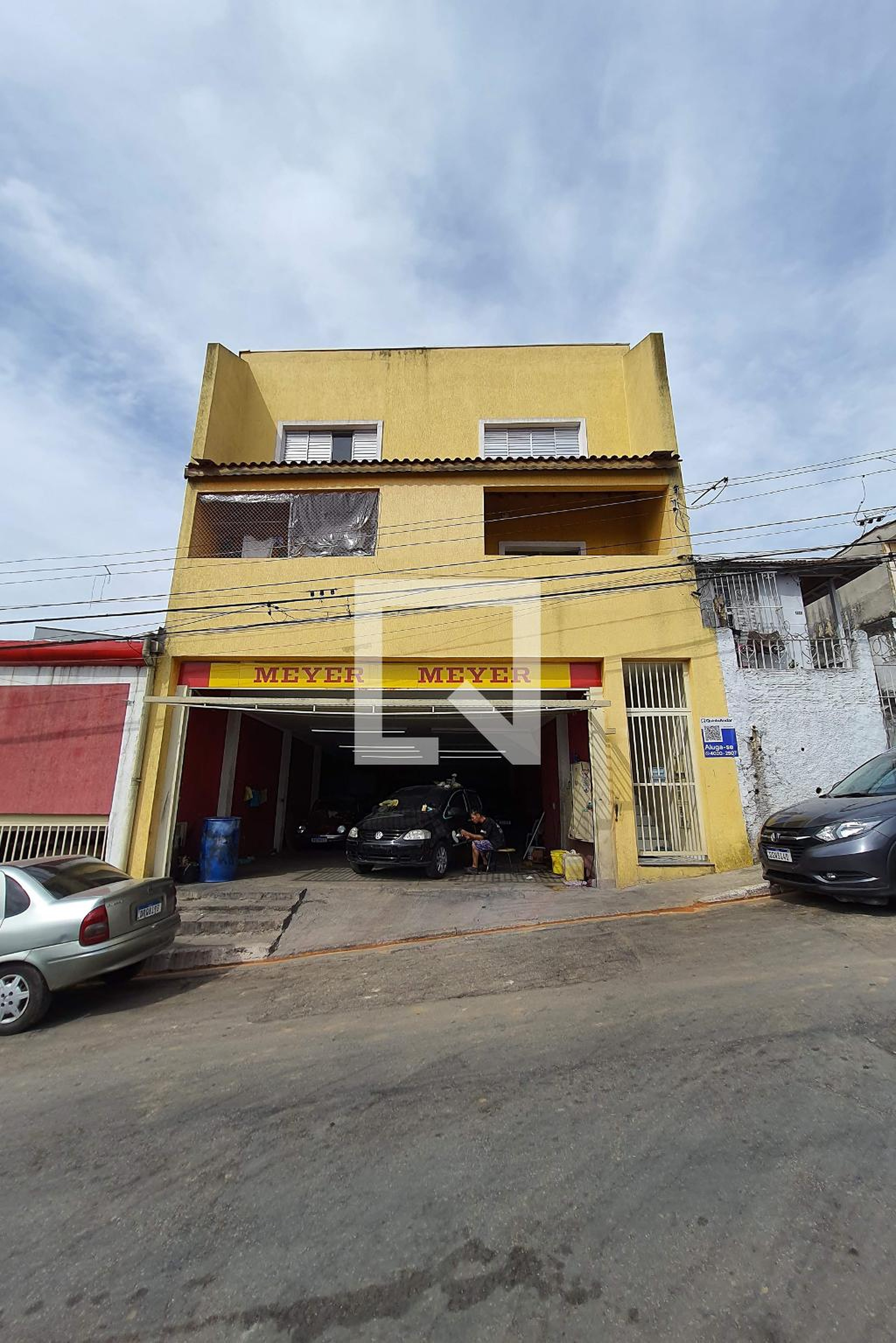 Fachada Condomínio em Rua Verônica, 180
