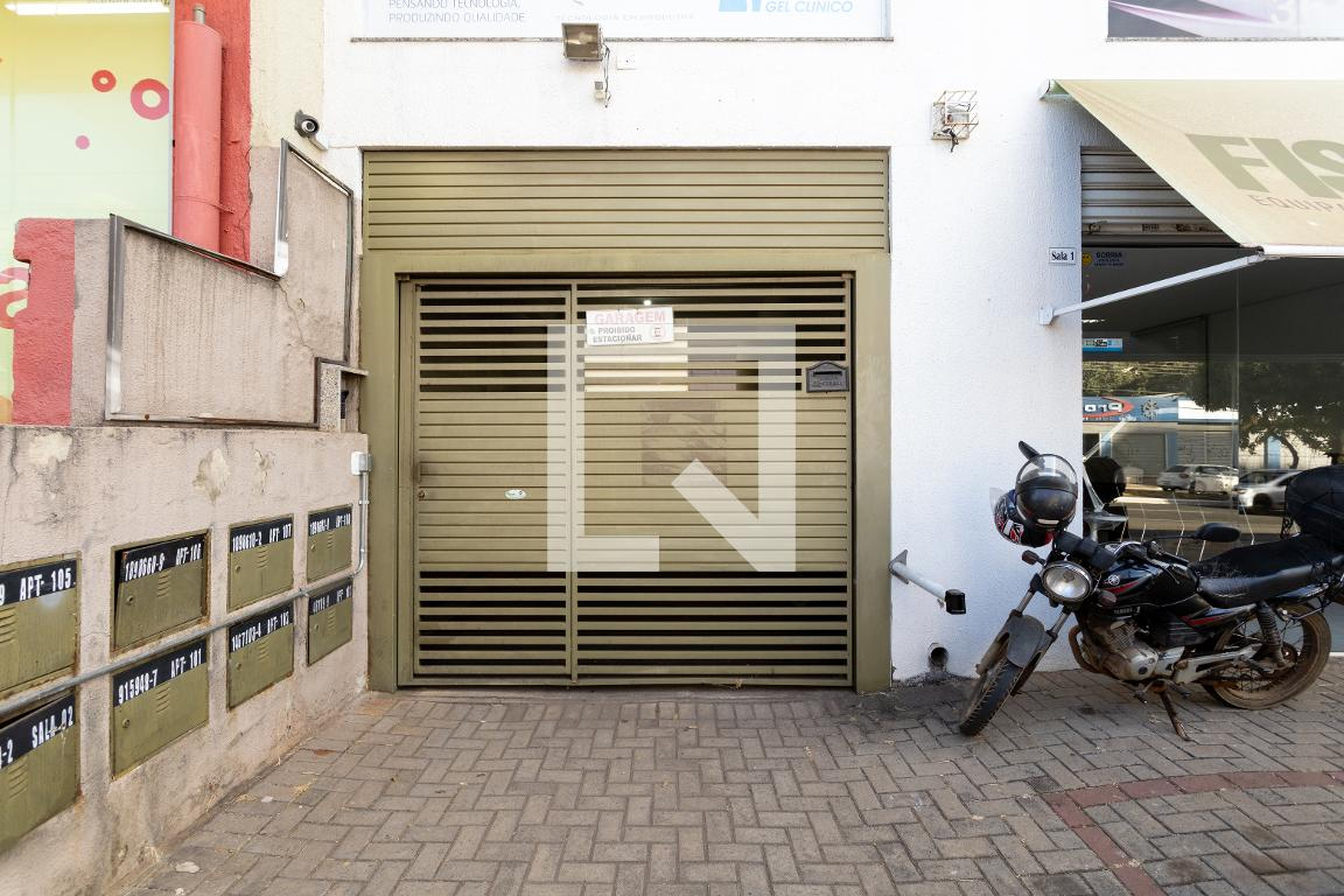 Fachada Condomínio em Rua S-1, 580