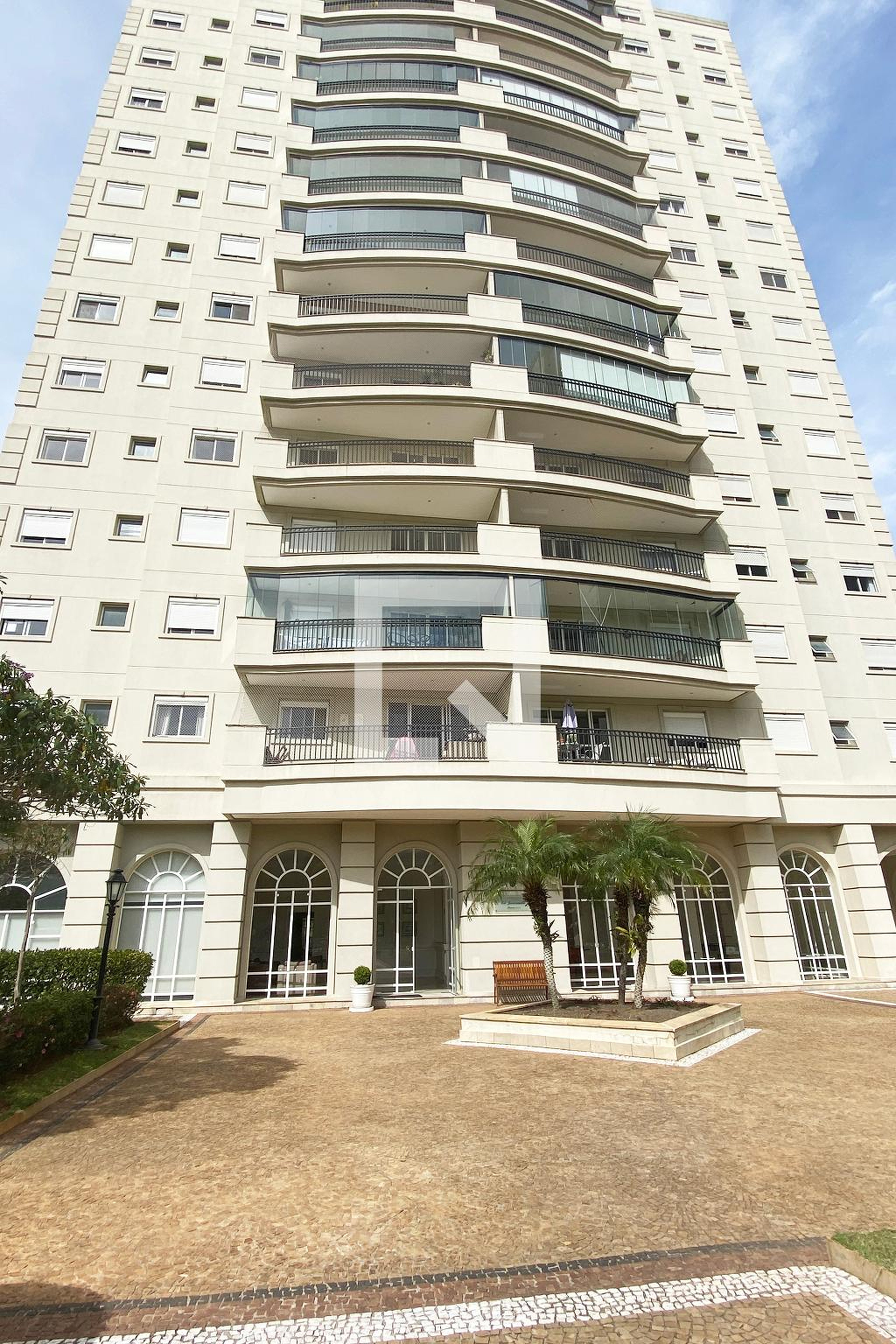 Fachada do Prédio Condomínio Parque Tamboré