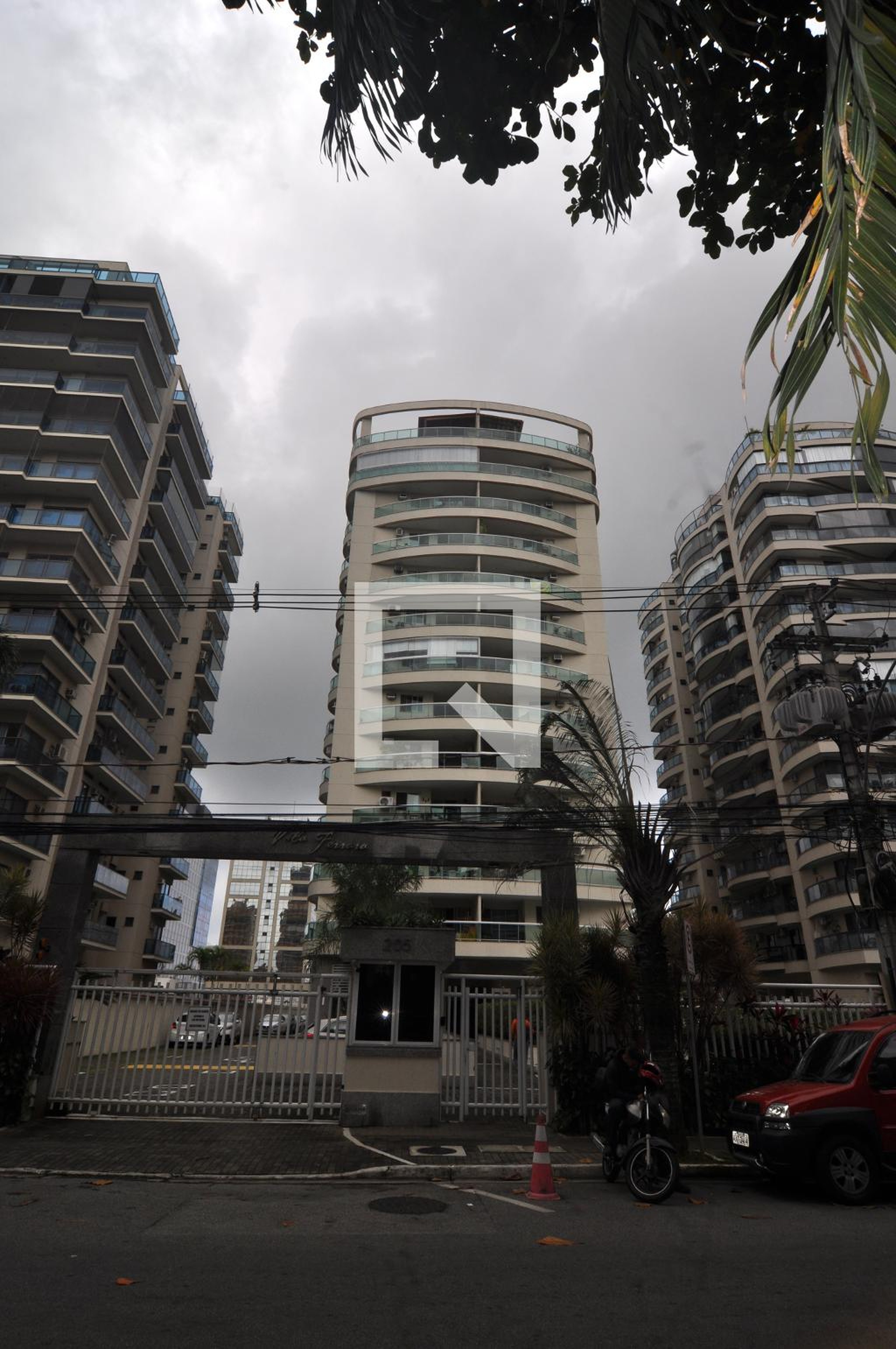 Fachada do Condomínio Edifício Ferrari