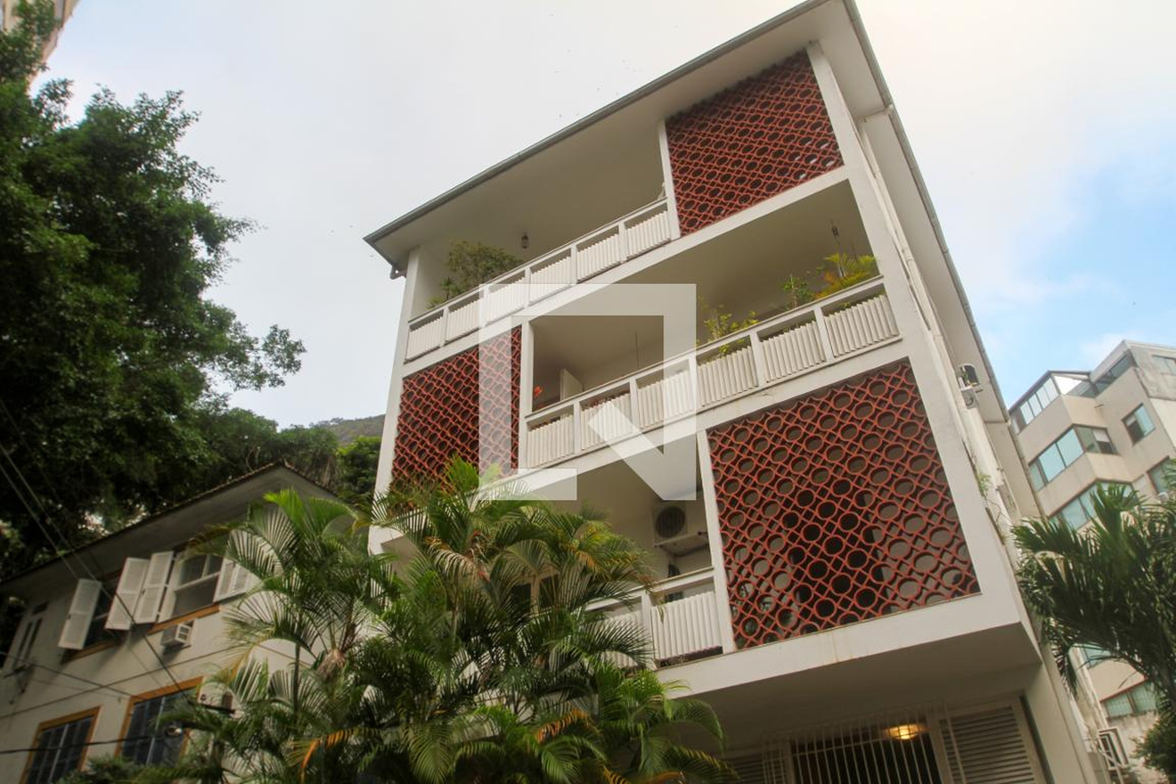 Fachada do Prédio Condomínio em Rua Ildefonso Simões Lopes, 56