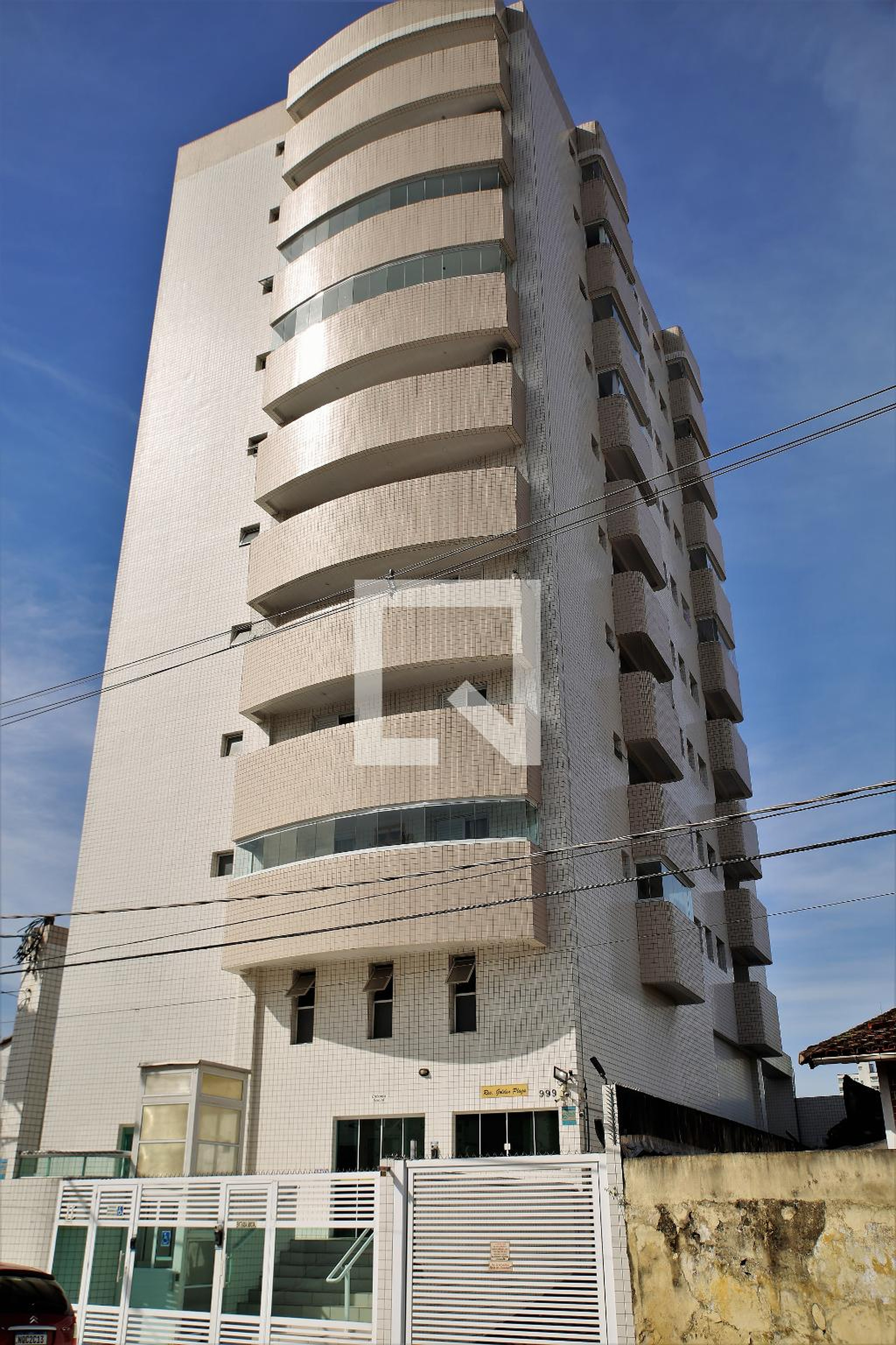 Fachada Condomínio Golden Plaza