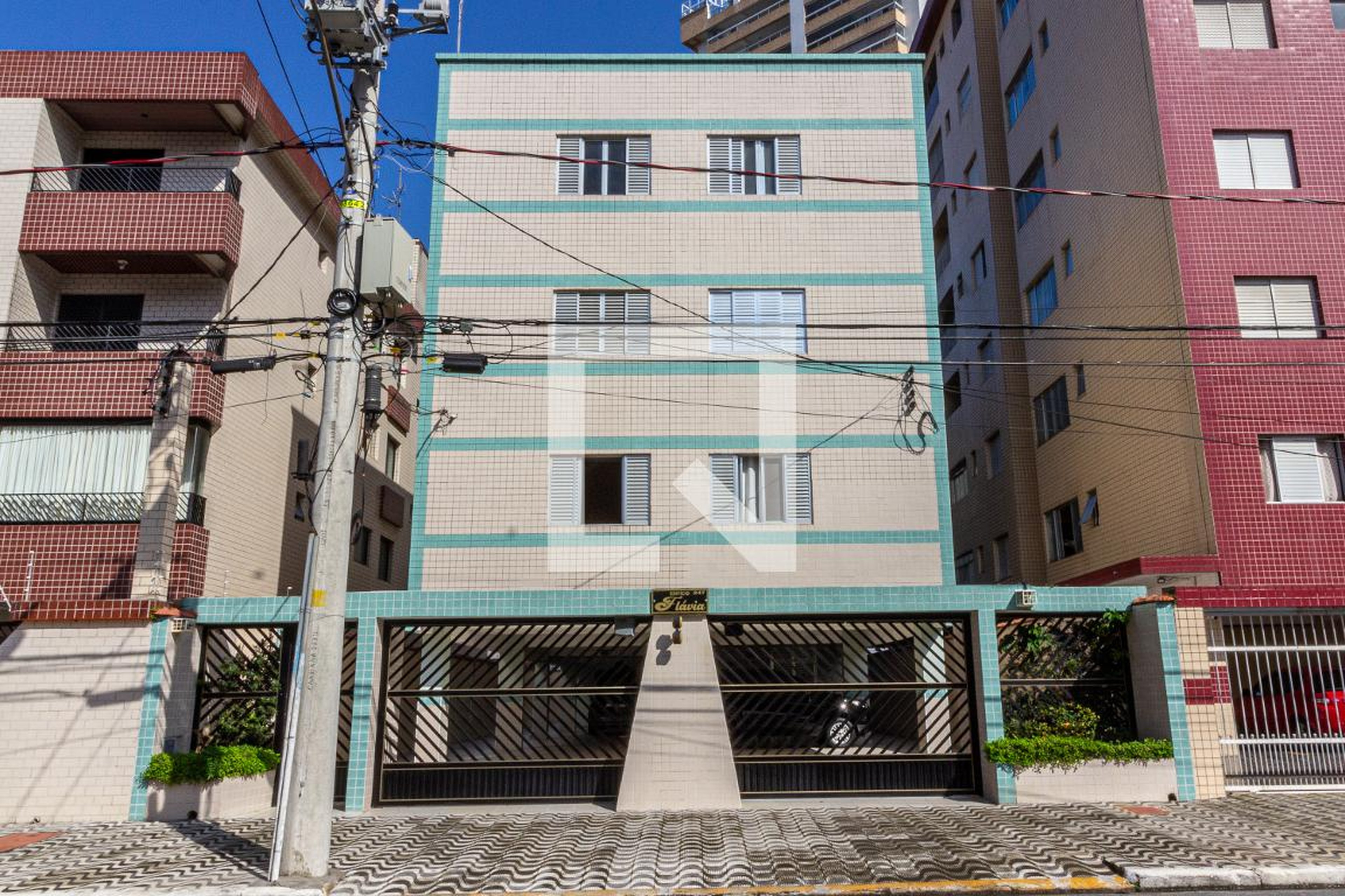 Fachada Condomínio em Rua Ipanema, 247