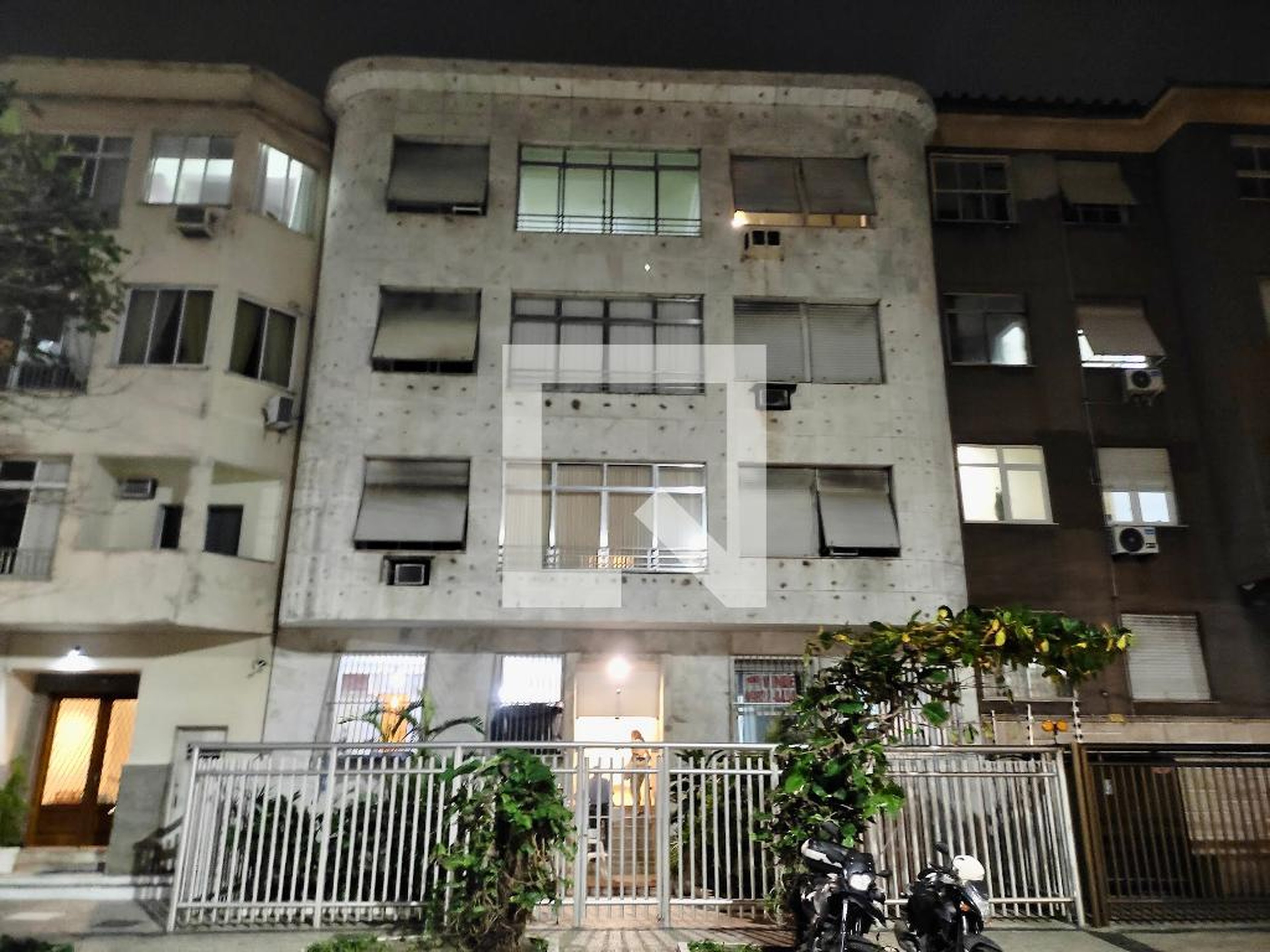 Fachada Condomínio em Rua Francisco Otaviano, 236