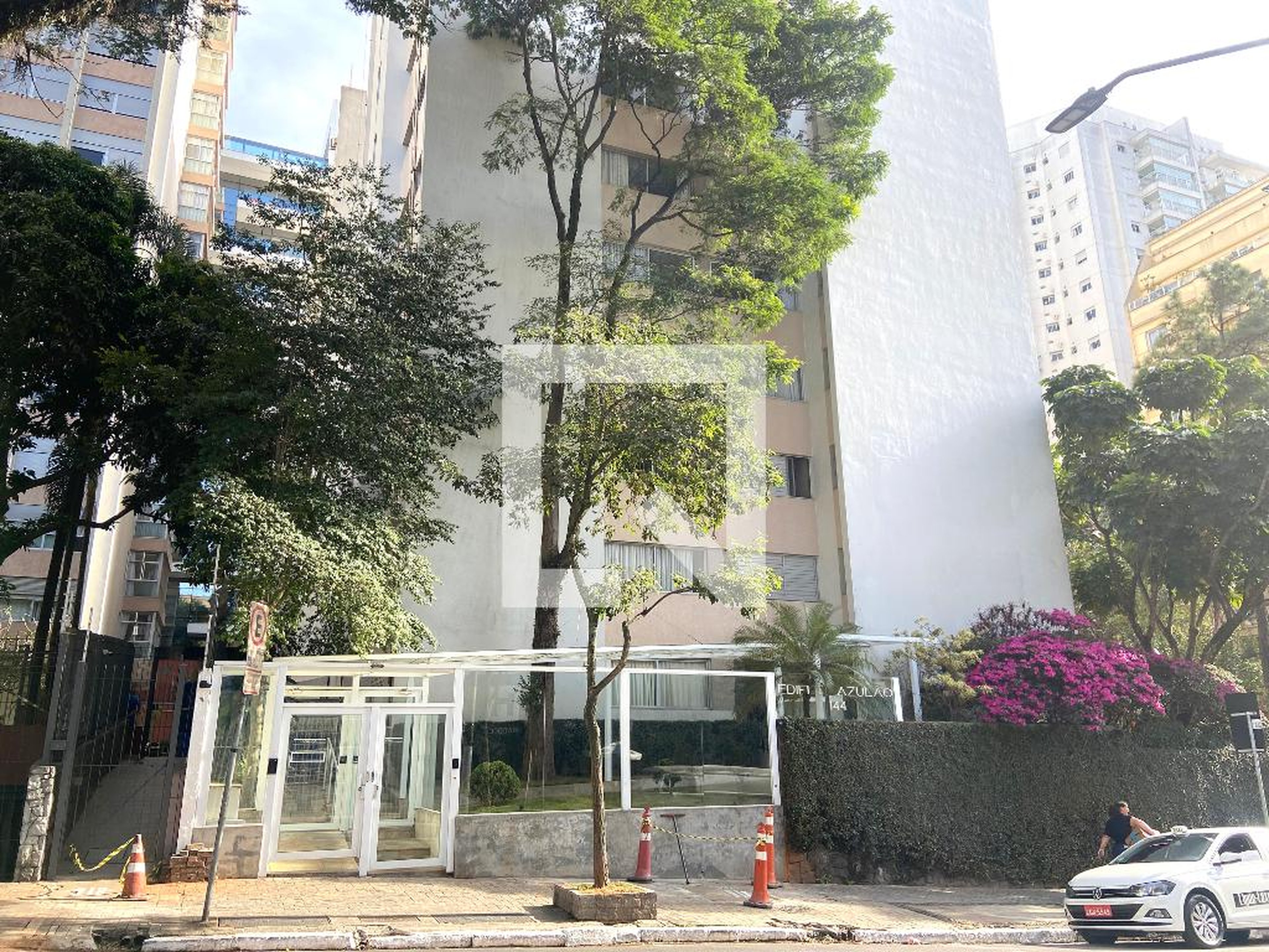 Fachada do Prédio Condomínio Azulão