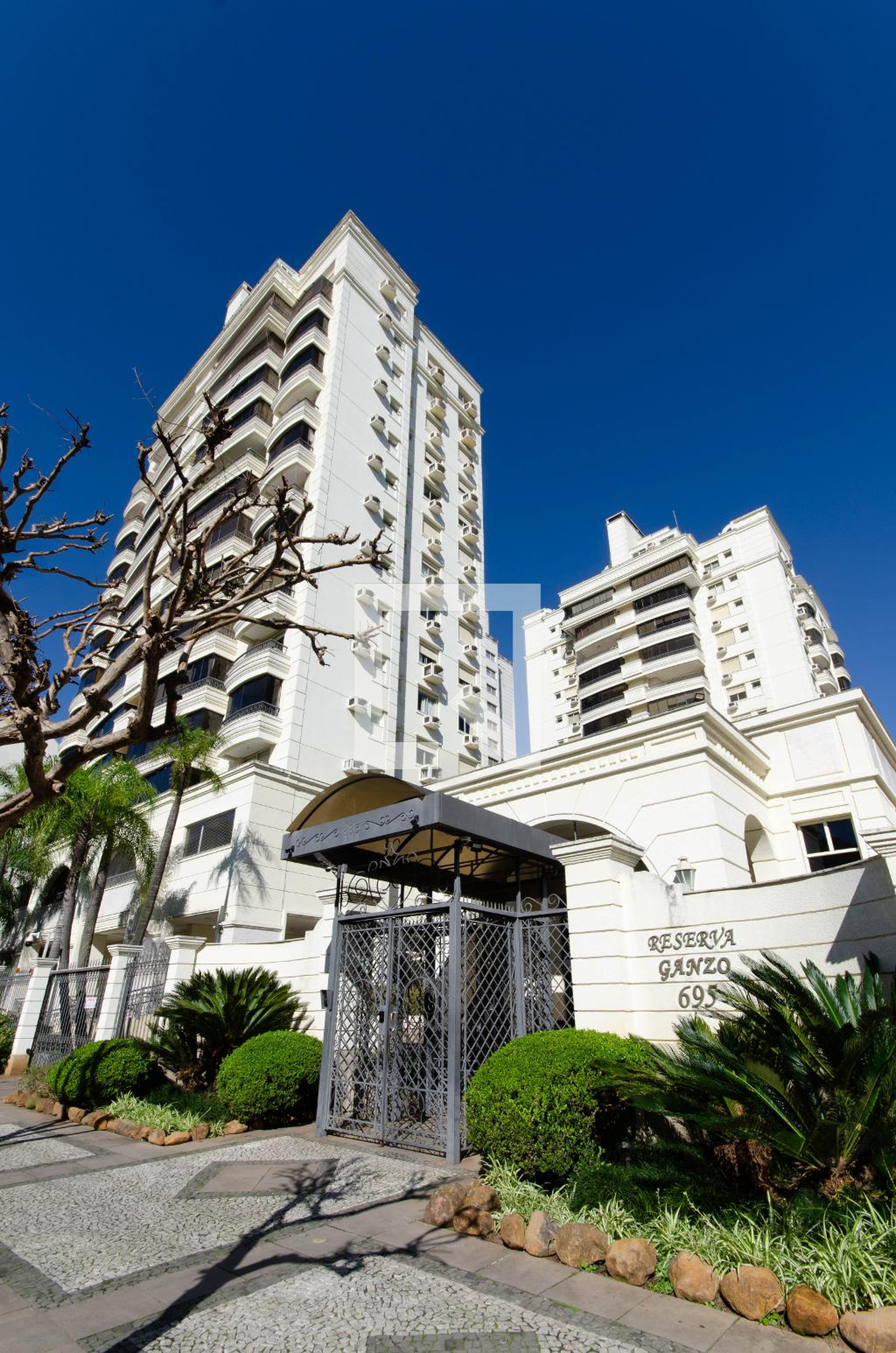 Fachada do Condomínio Edifício Reserva Ganzo