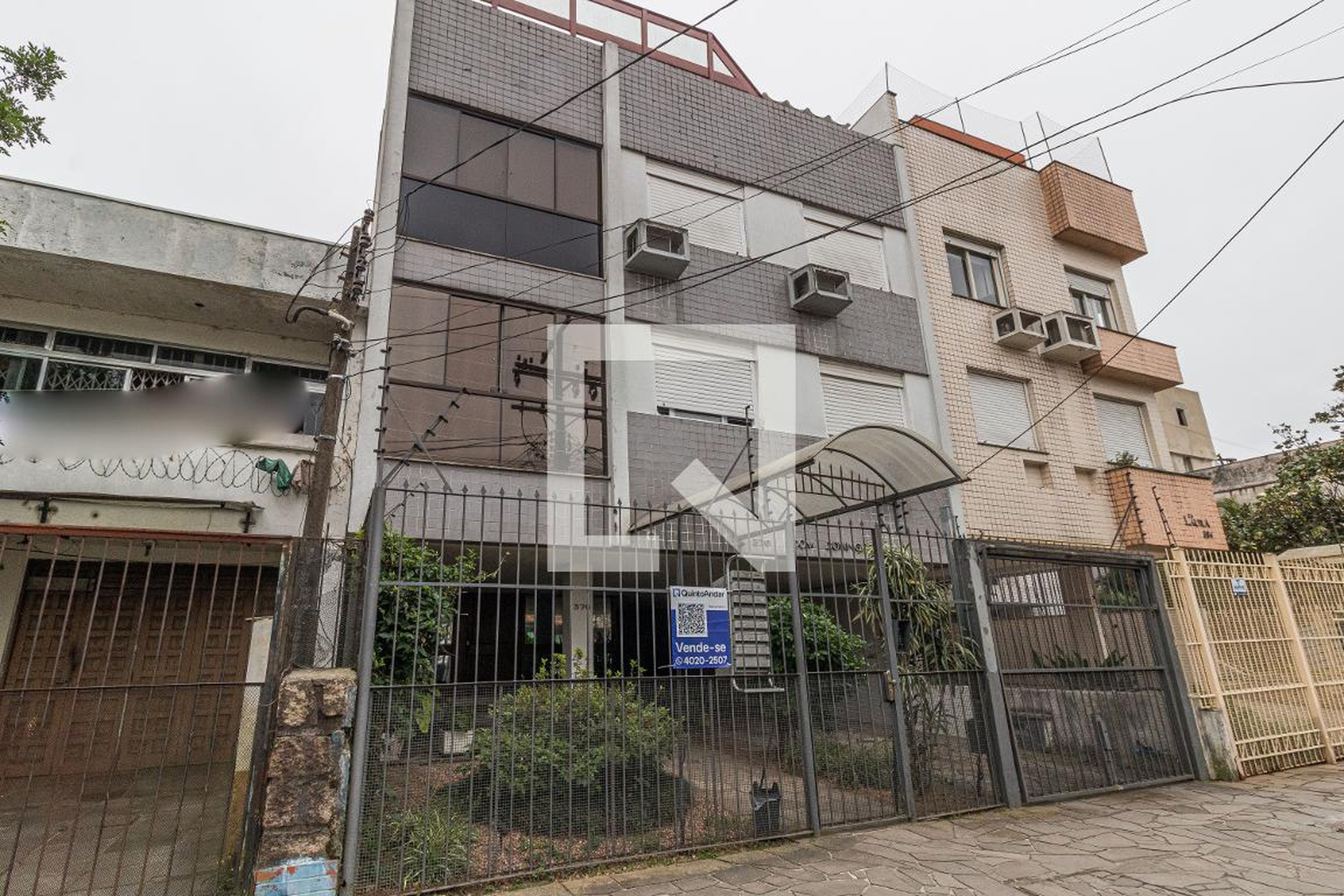 Fachada do Prédio Condomínio em Rua Domingos Crescêncio, 376