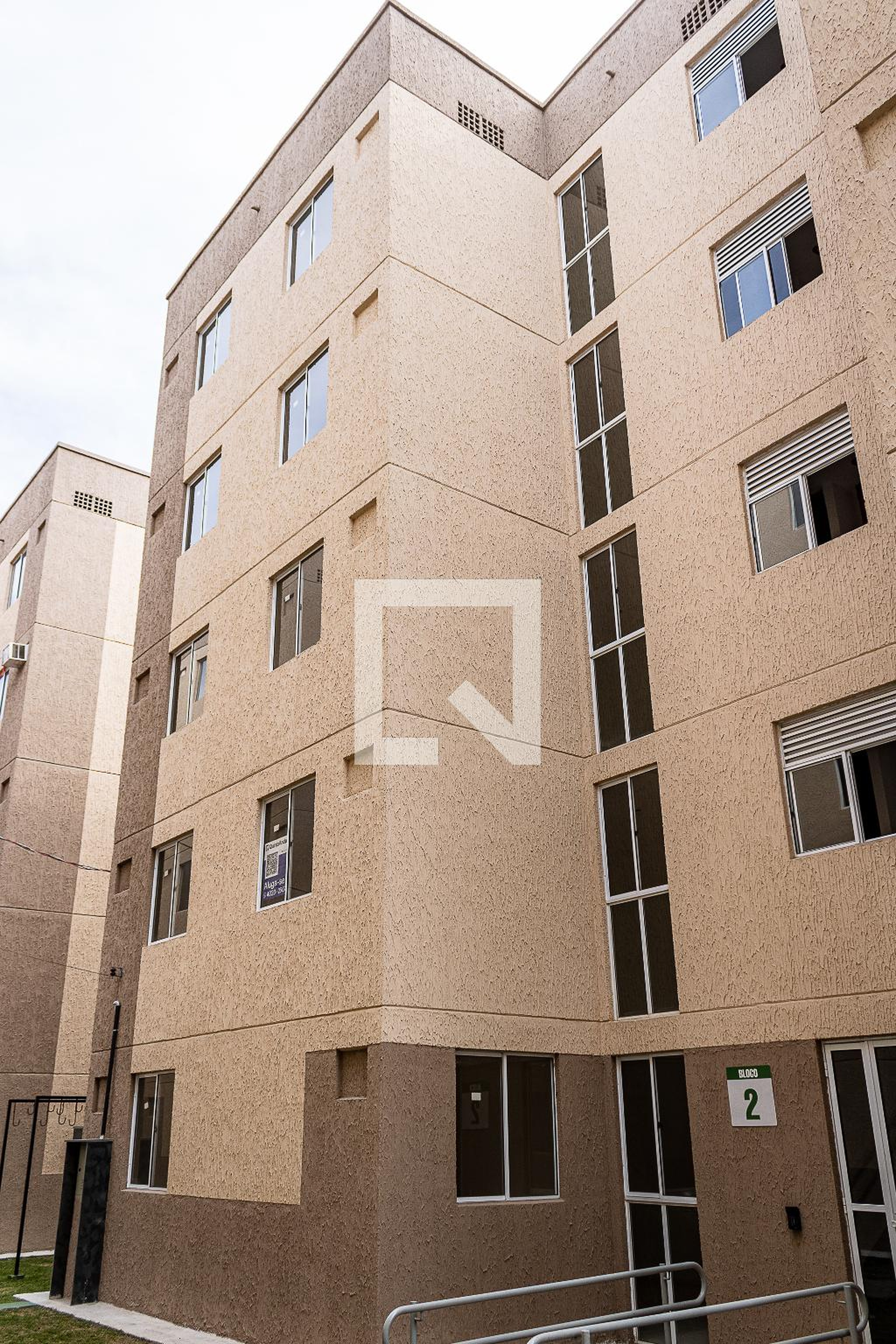 Fachada do Prédio Condomínio em Estrada do Mendanha, 0