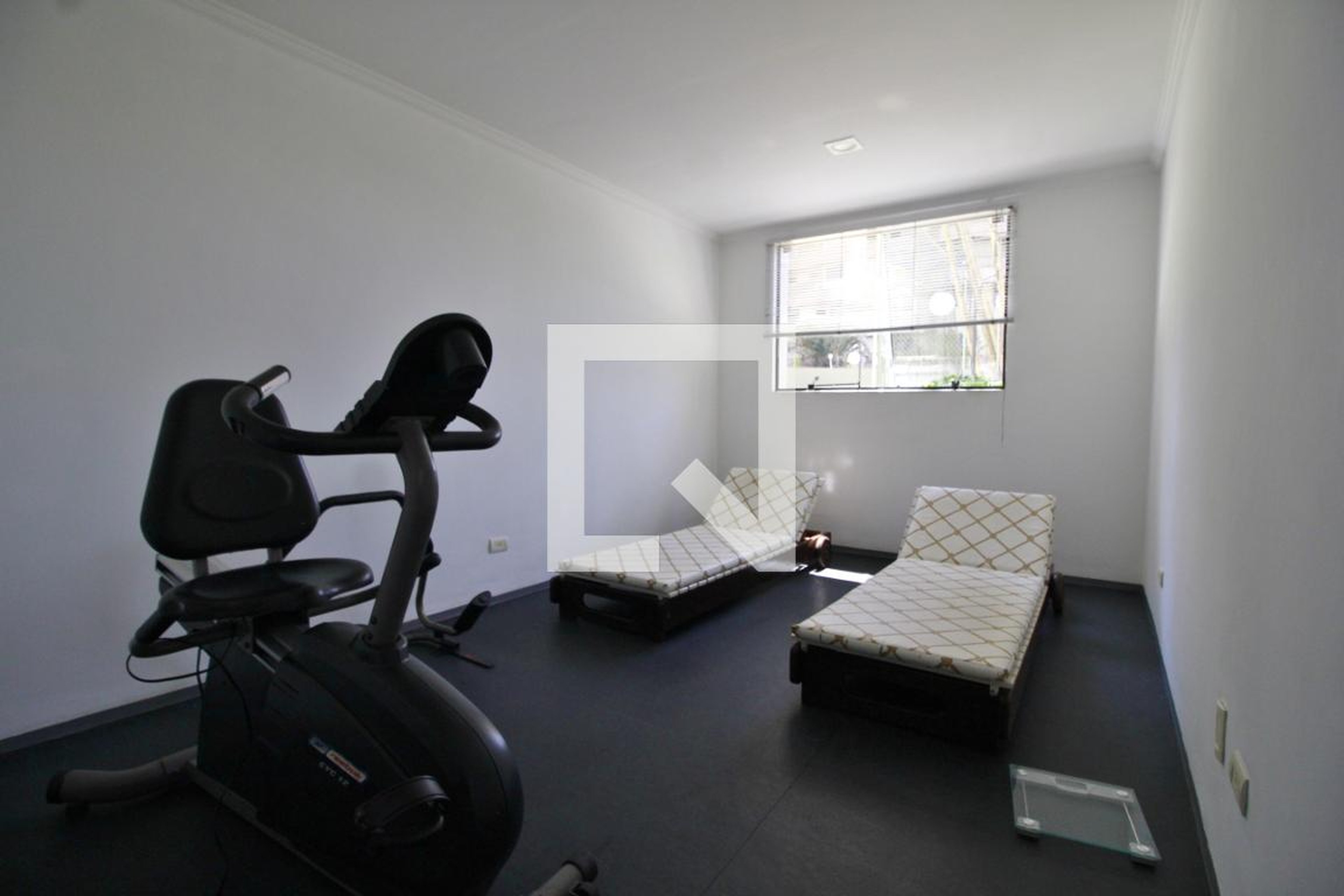 Academia - Royal Gate