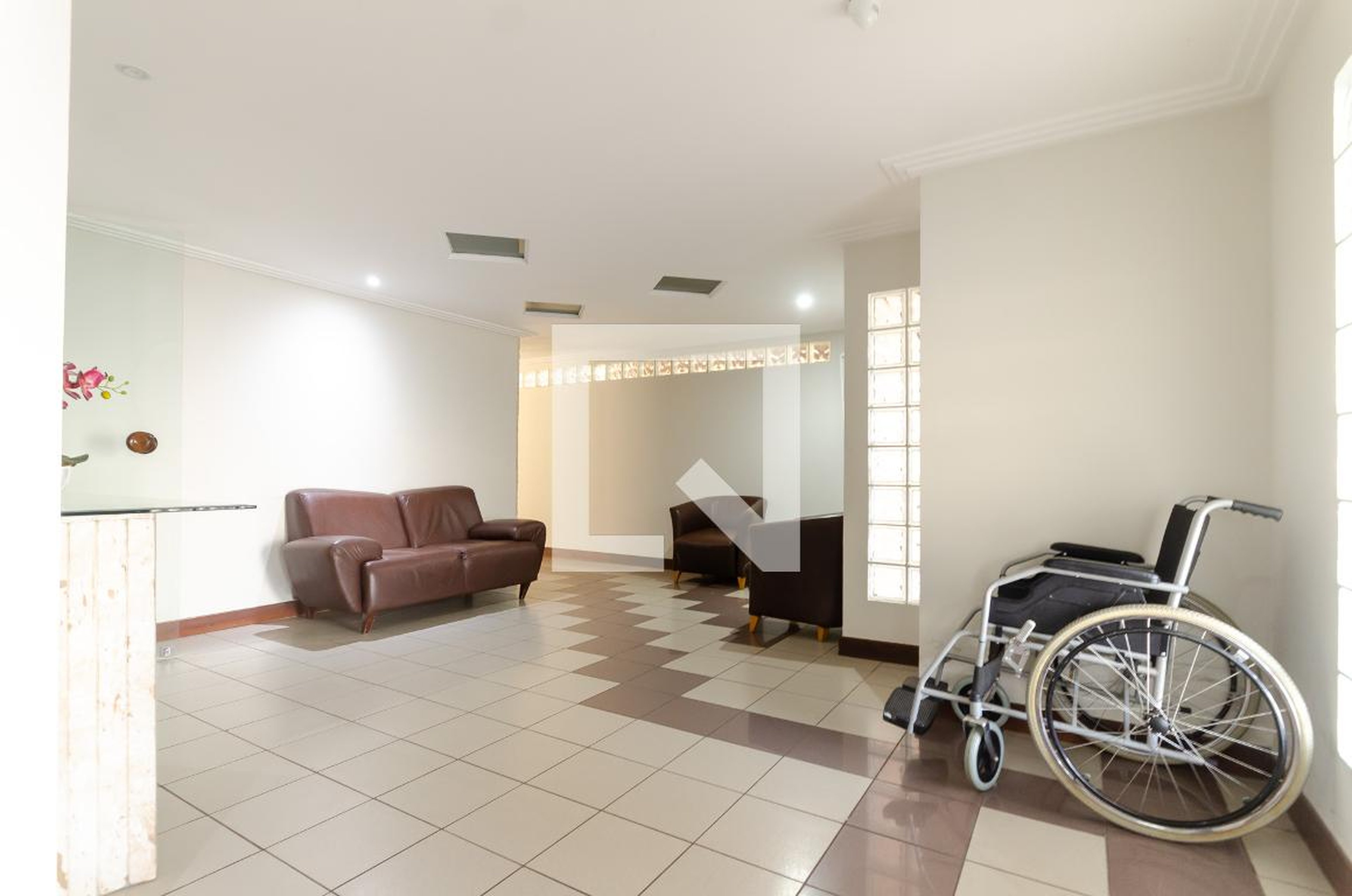 Hall de Entrada Condomínio em Rua Clóvis Spínola, 160