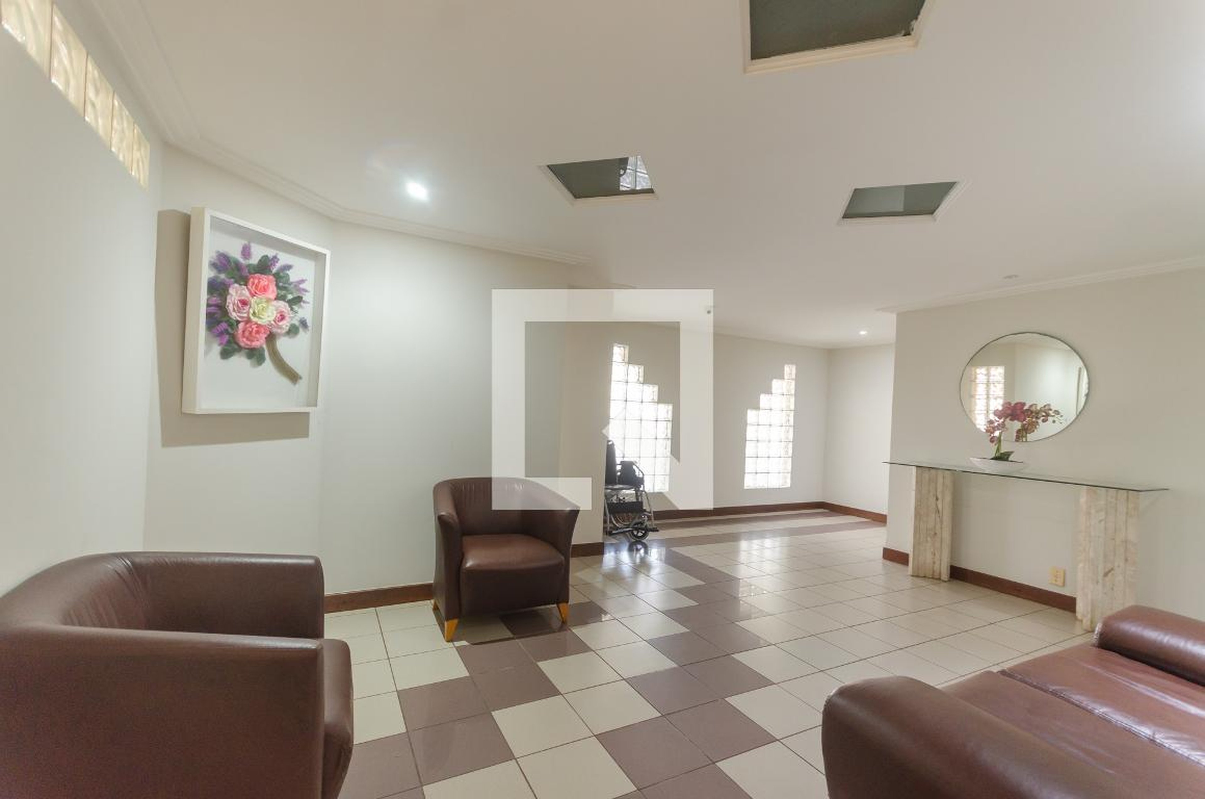 Hall Condomínio em Rua Clóvis Spínola, 160