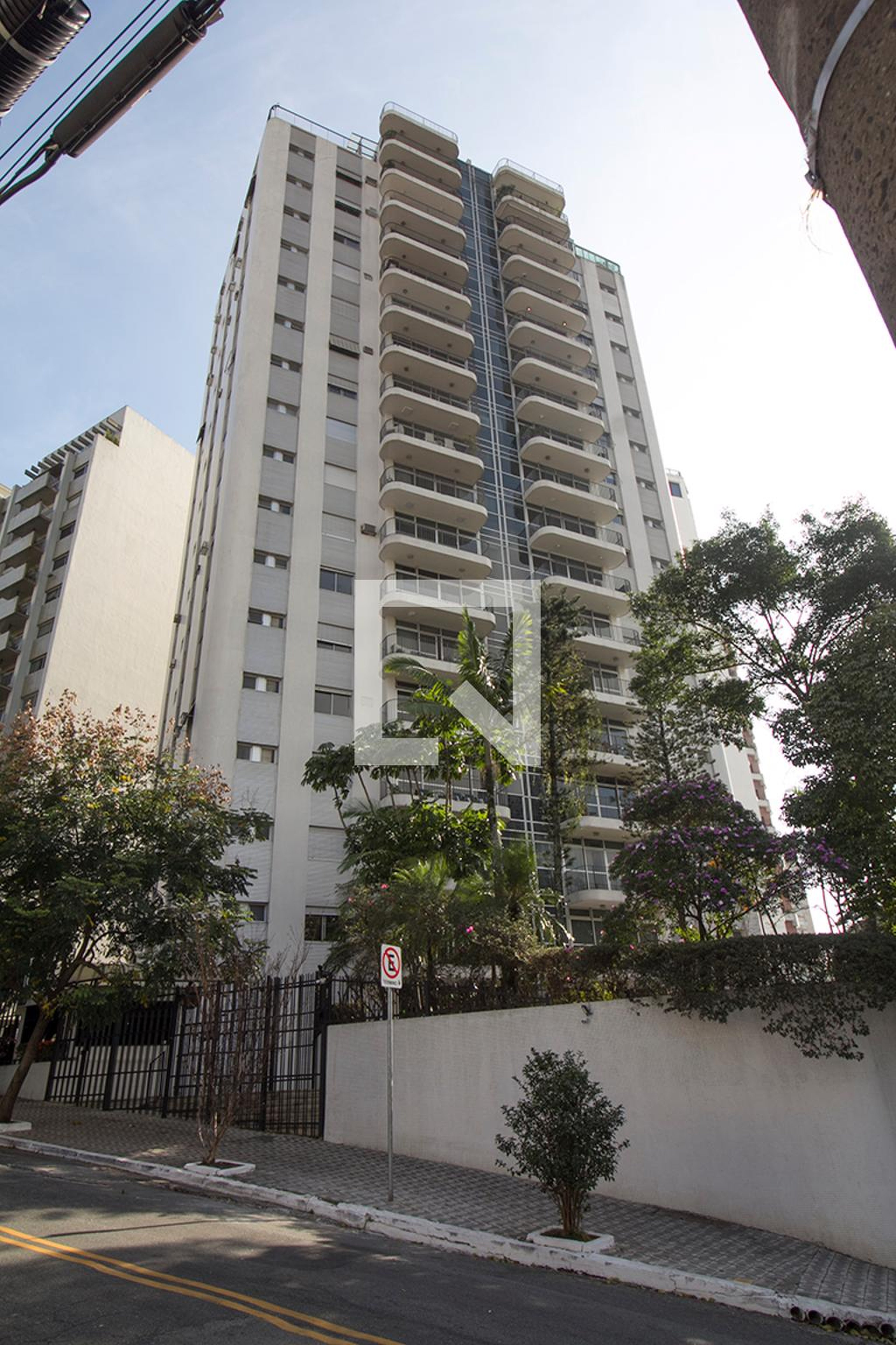 Fachada do Condomínio Condomínio Pinatti