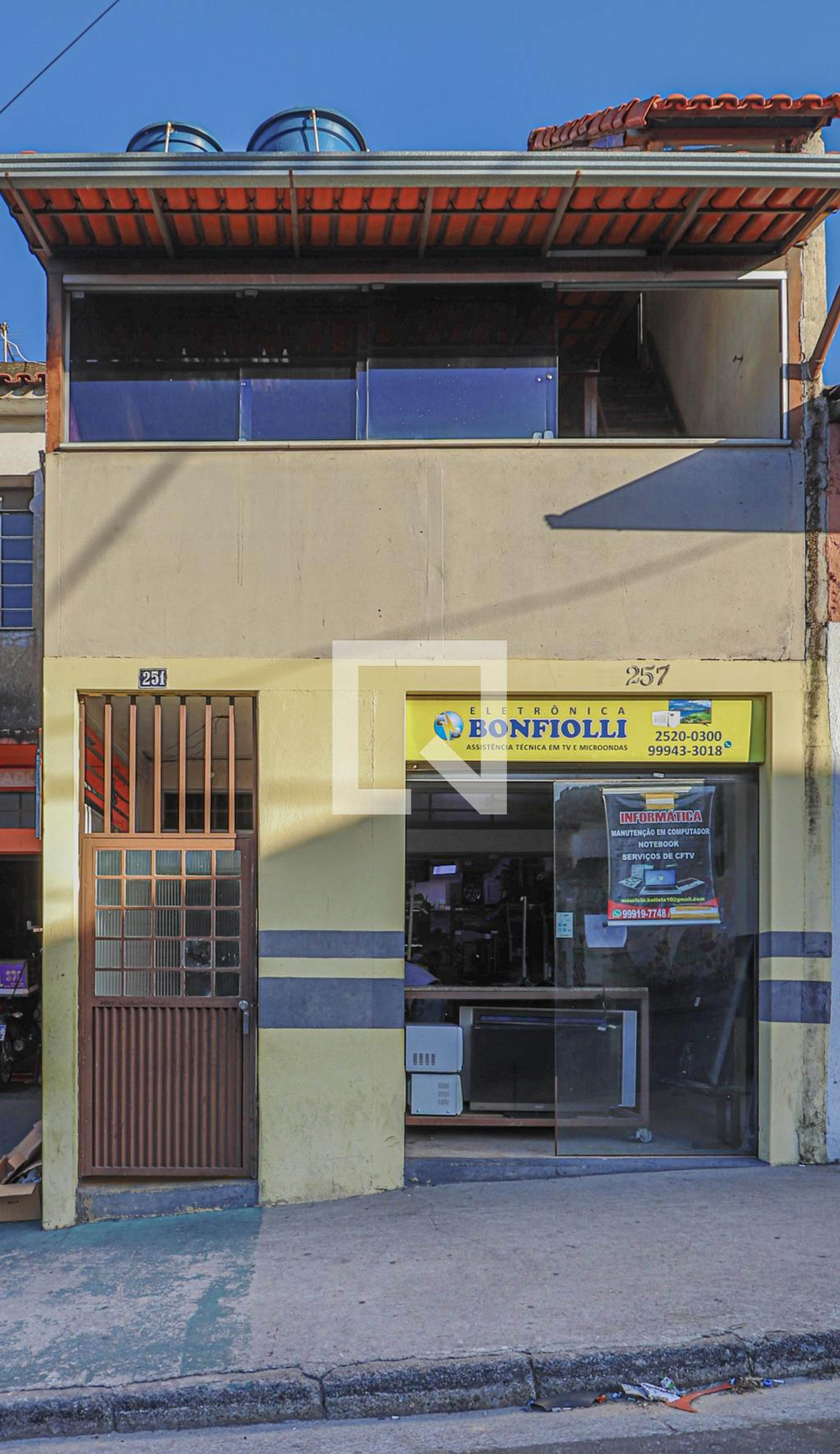 Fachada Condomínio em Rua Modestino Gonçalves, 251