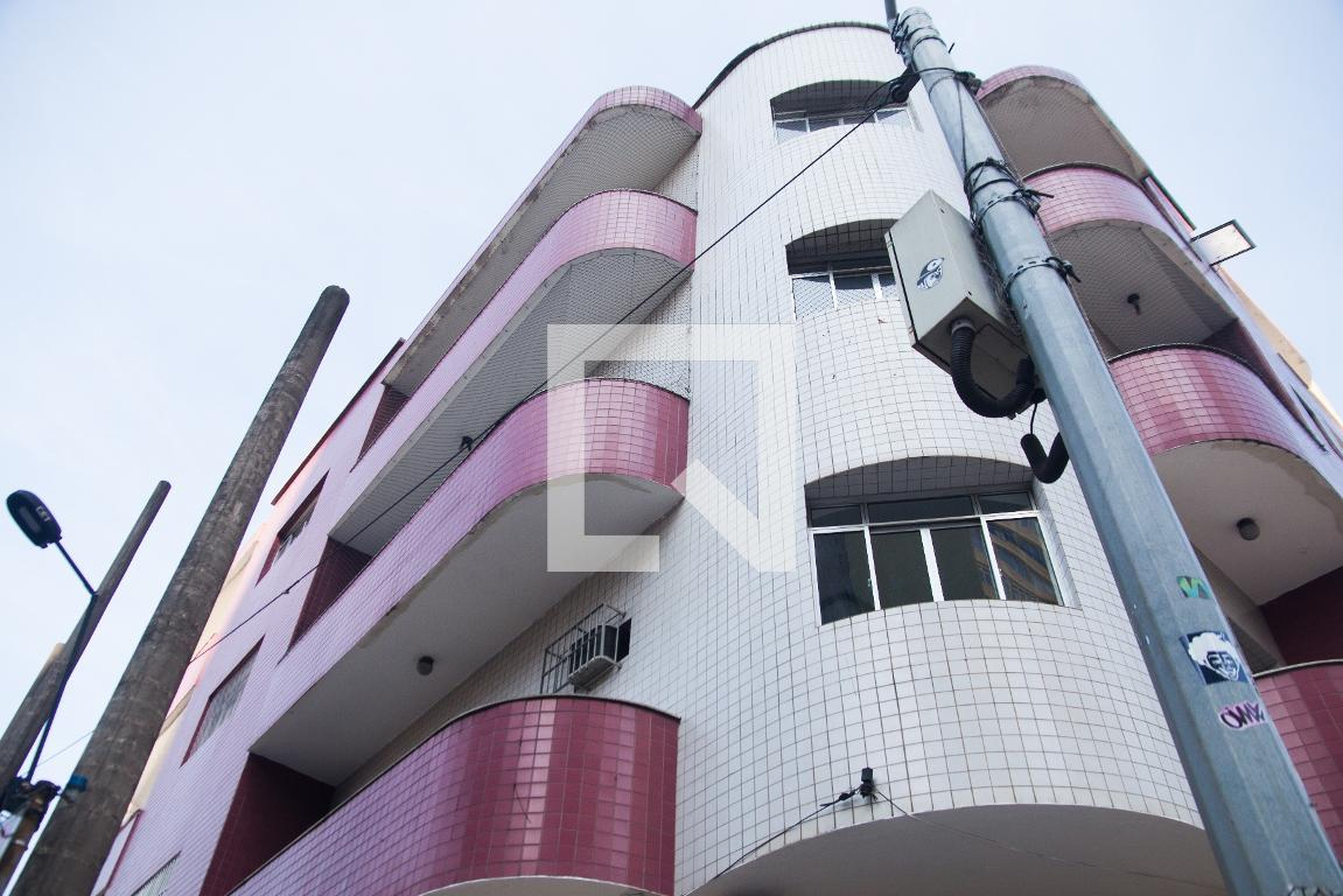 Fachada do Prédio Condomínio em Rua Dona Antônia de Queirós, 377