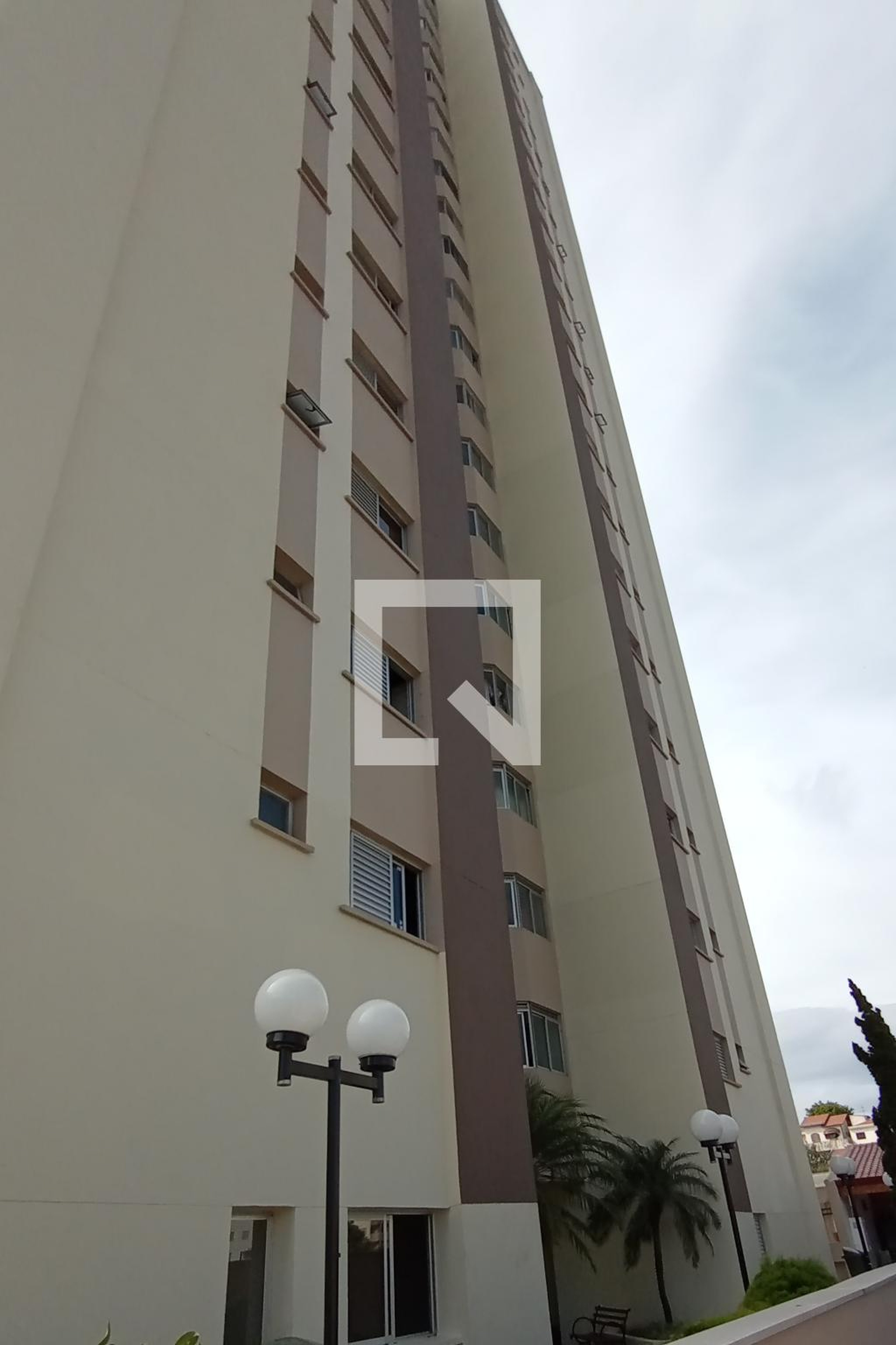 Fachada do Condomínio Edifício Solar das Hortênsias