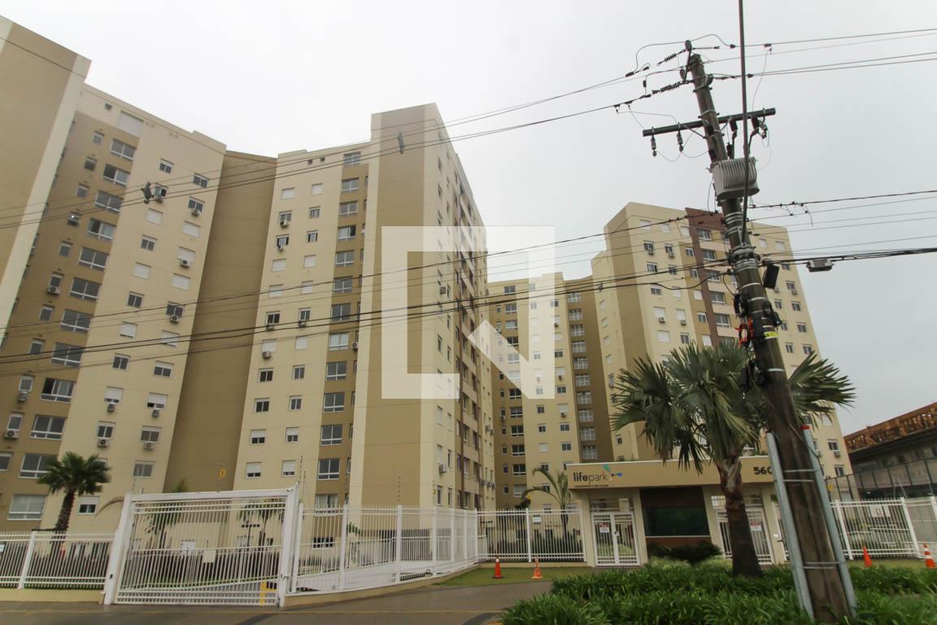 Fachada do Condomínio Condomínio Life Park Colors