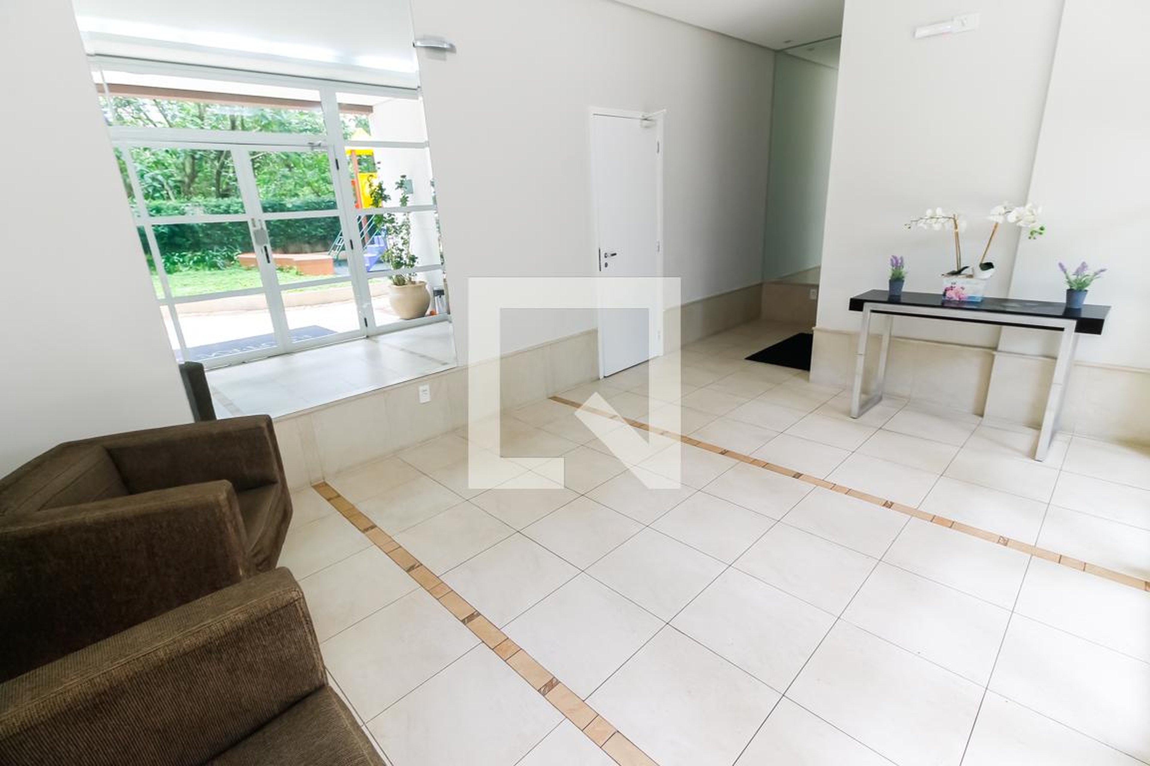 Hall de entrada Condomínio em Rua Antônio Aggio, 105