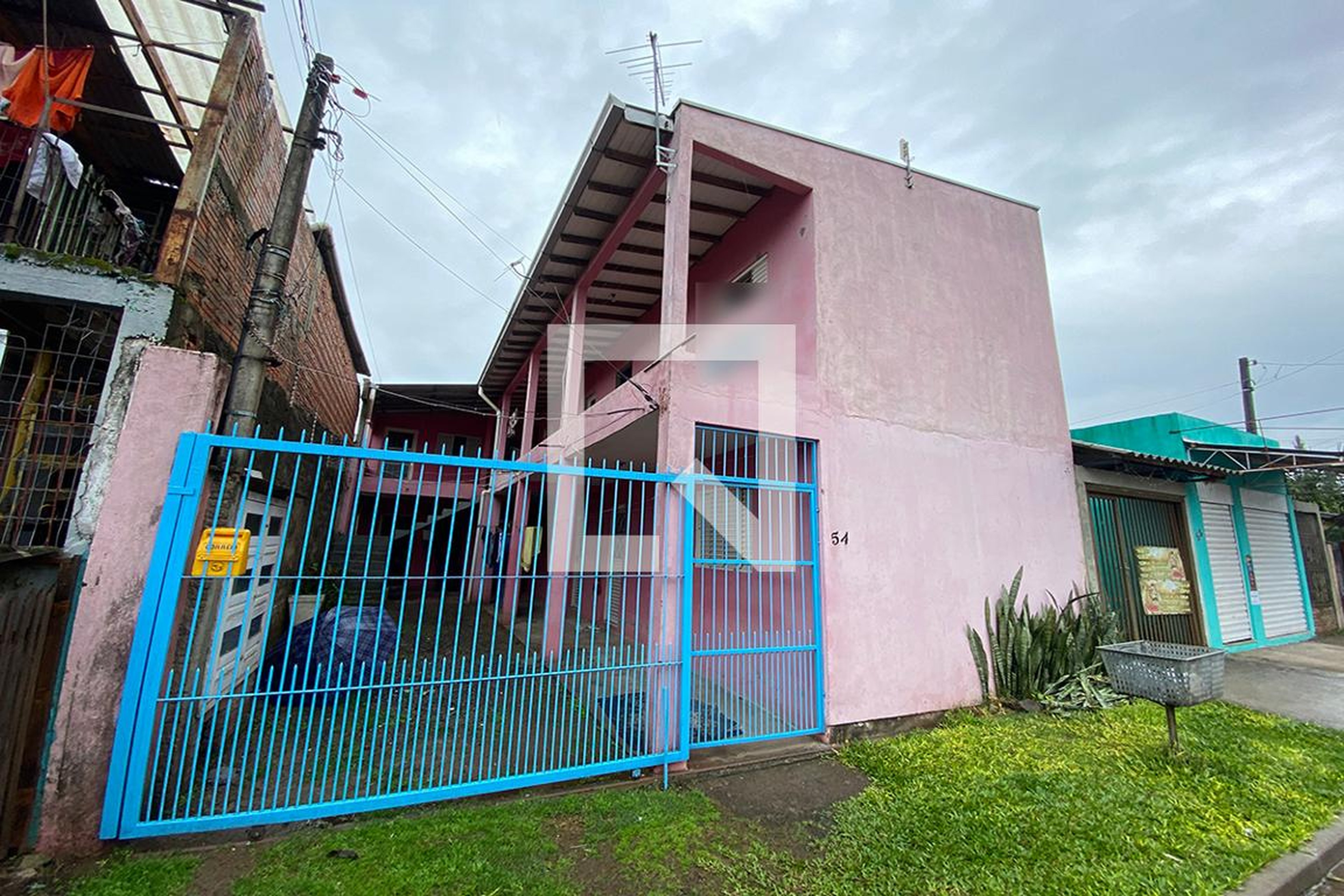 Fachada do Condomínio Condomínio em Rua 6, 54