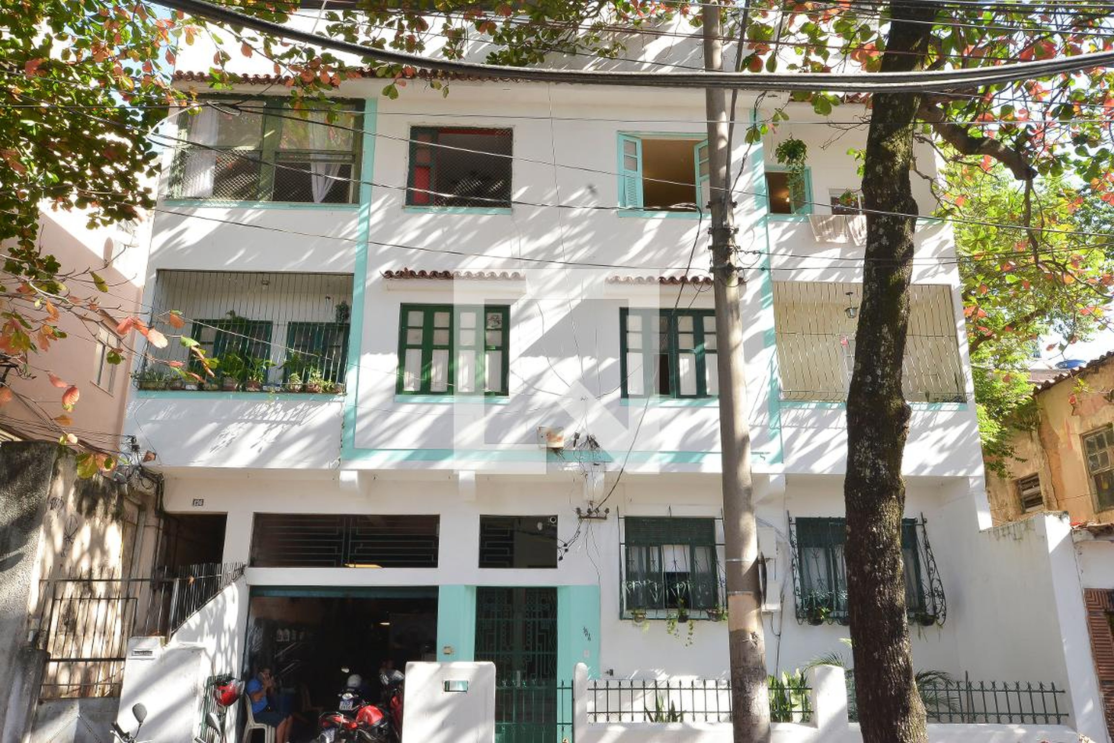 Fachada Condomínio em Rua Paula Matos, 154