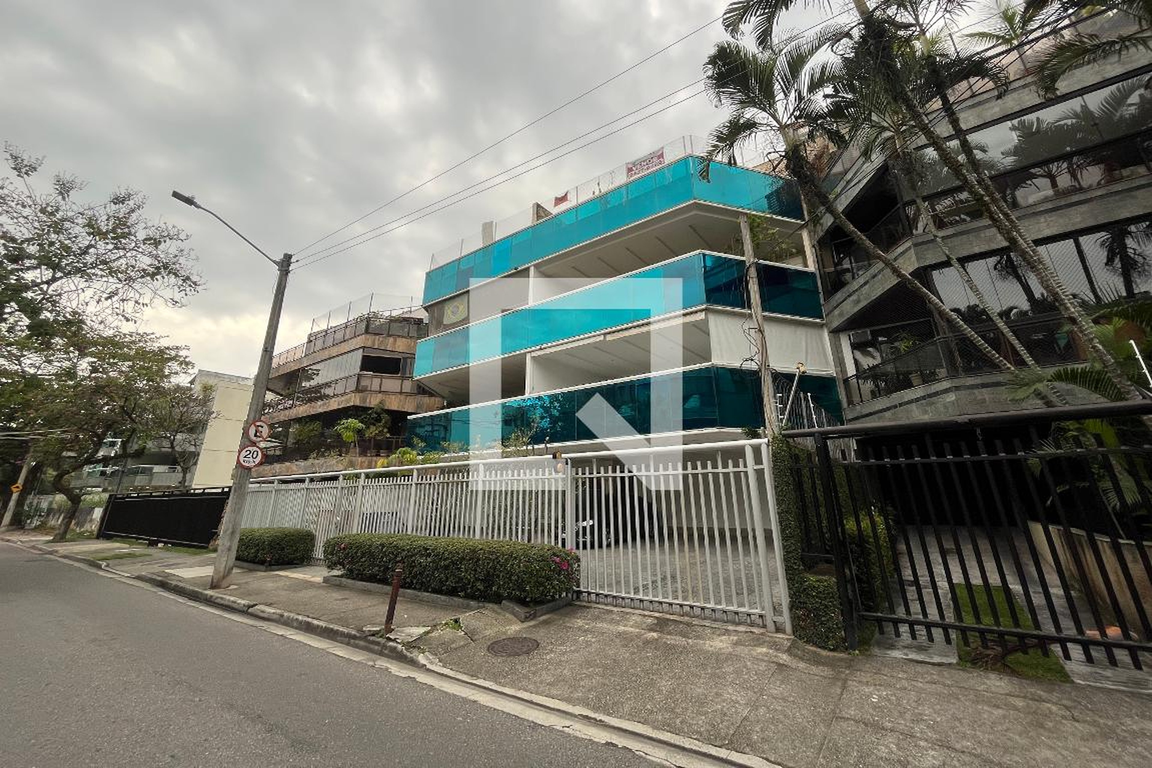 Fachada Condomínio em Rua Henrique Stamile Coutinho, 164