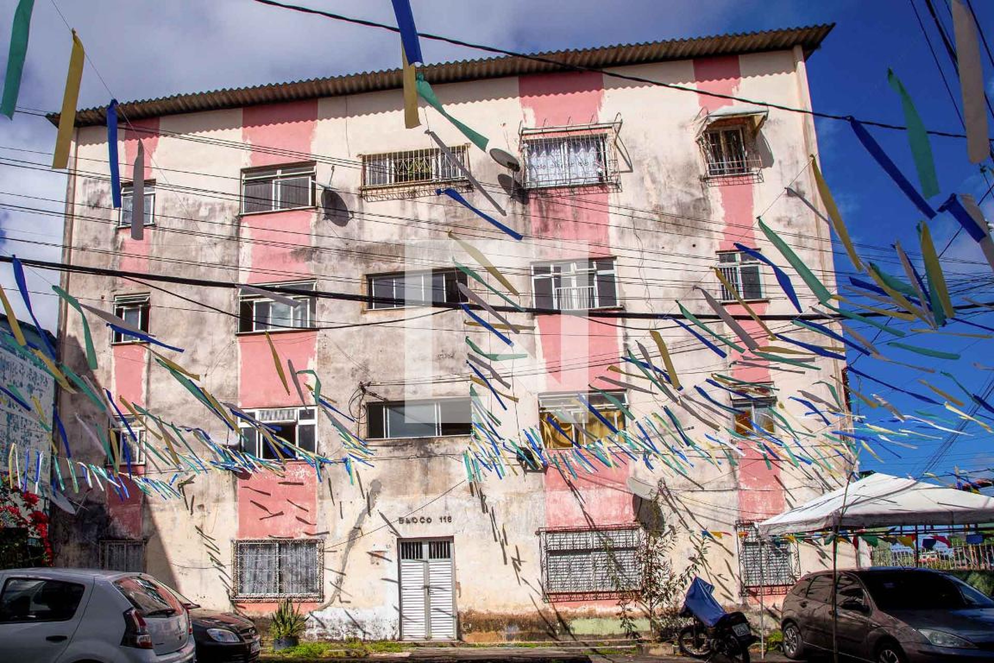 Fachada Condomínio em Rua Cledenor Soares, 118