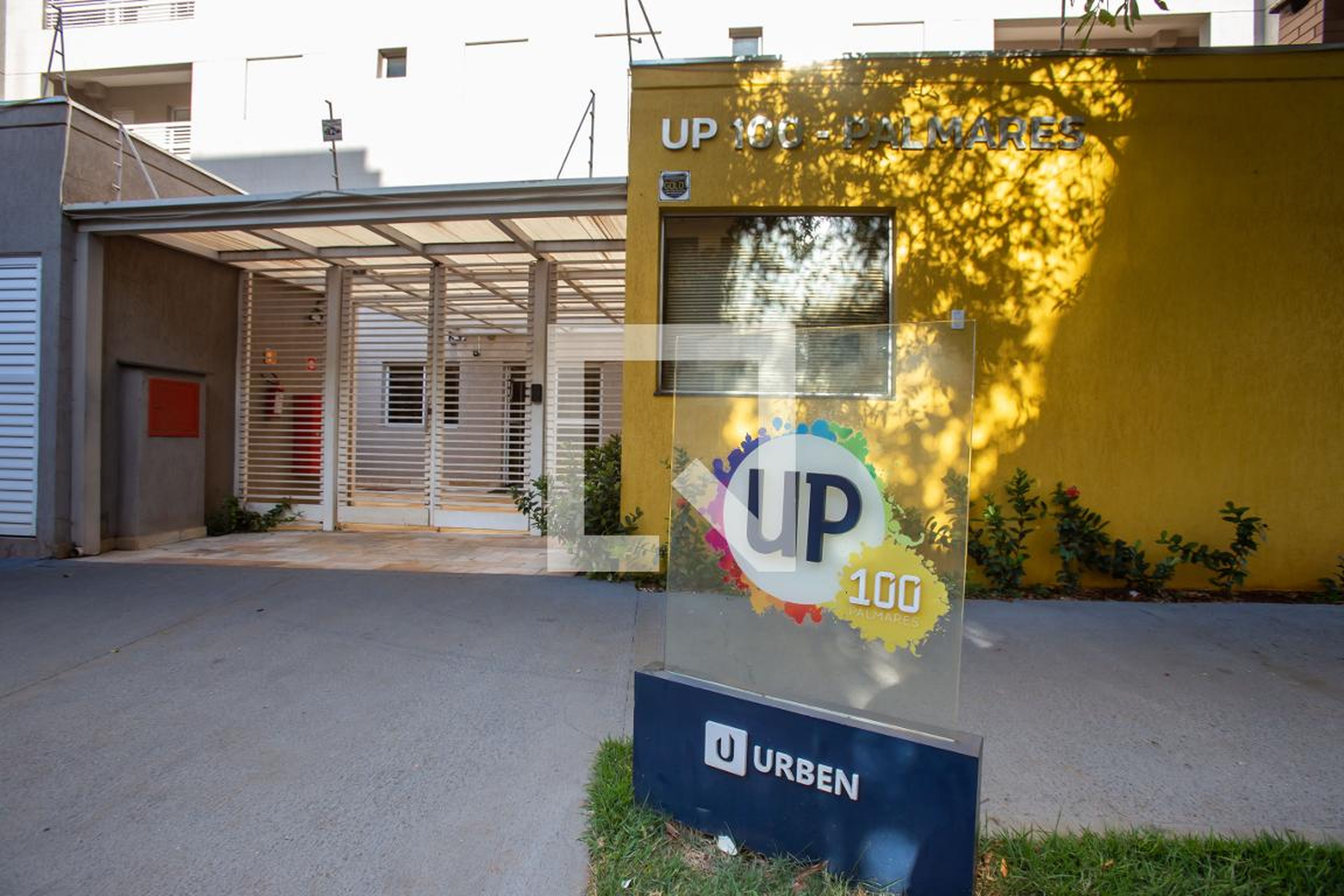 Fachada Condomínio UP 100