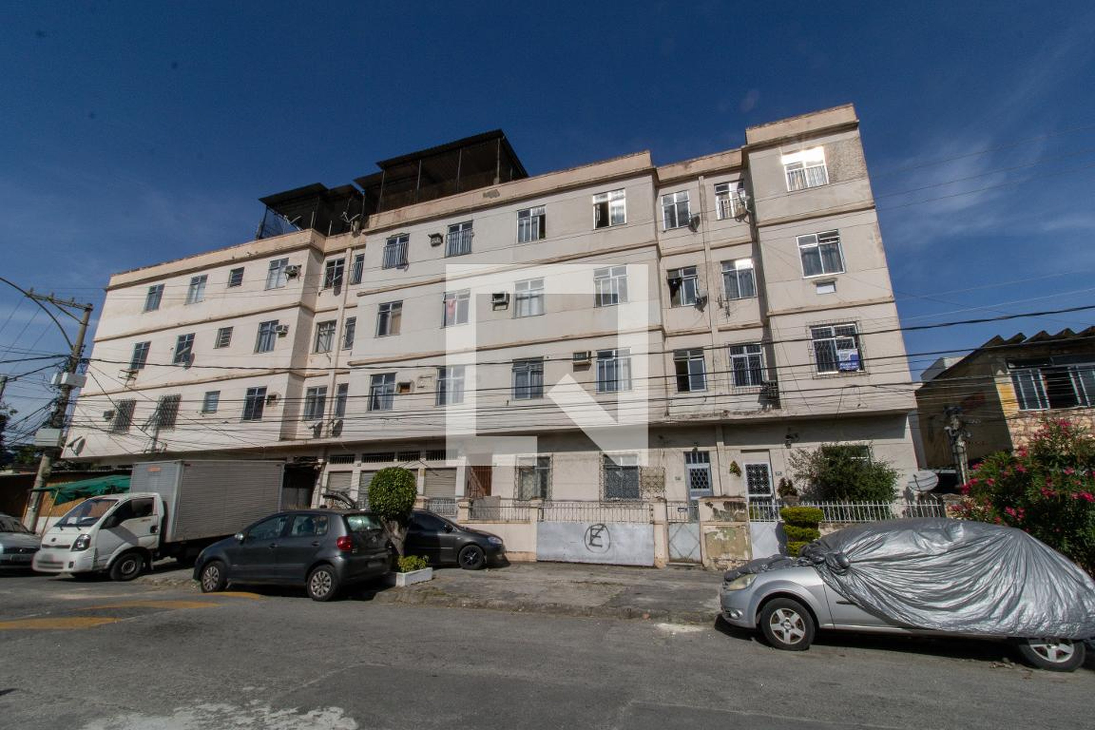 Fachada Condomínio em Rua Comandante Coelho, 901