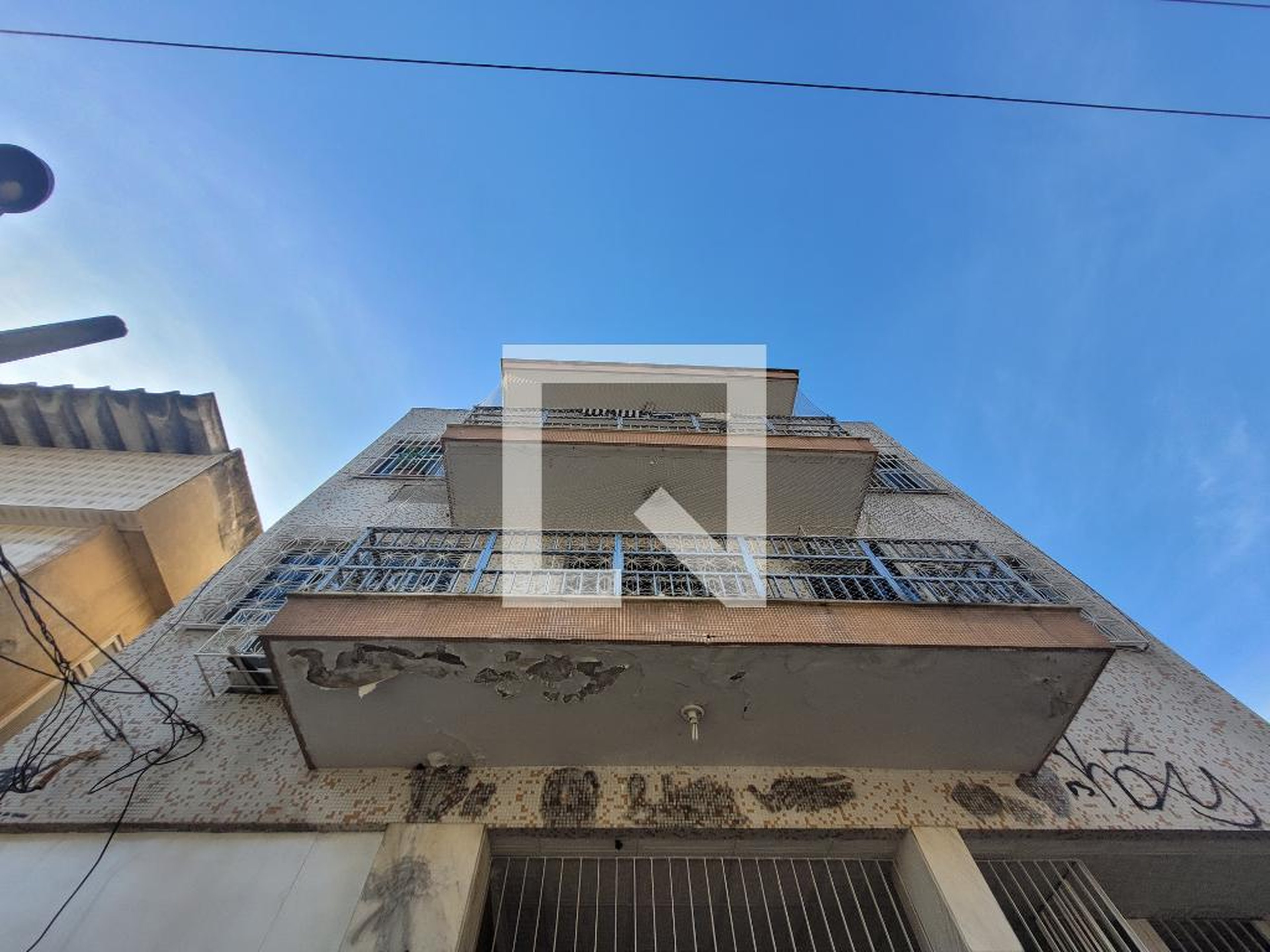 Fachada Condomínio em Rua Professor Viana da Silva, 510