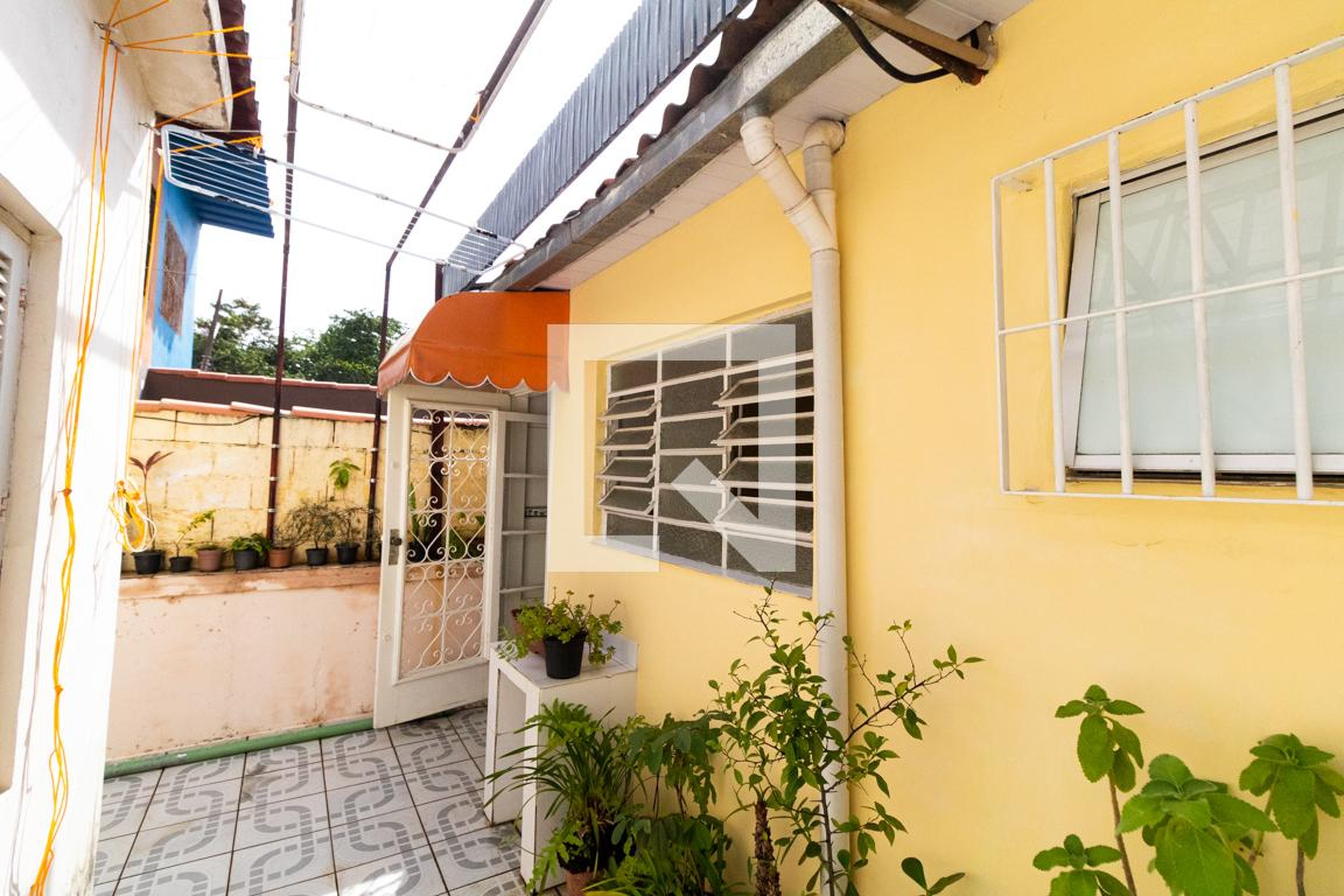 Fachada Condomínio em Rua Engenheiro José Valter Seng, 308