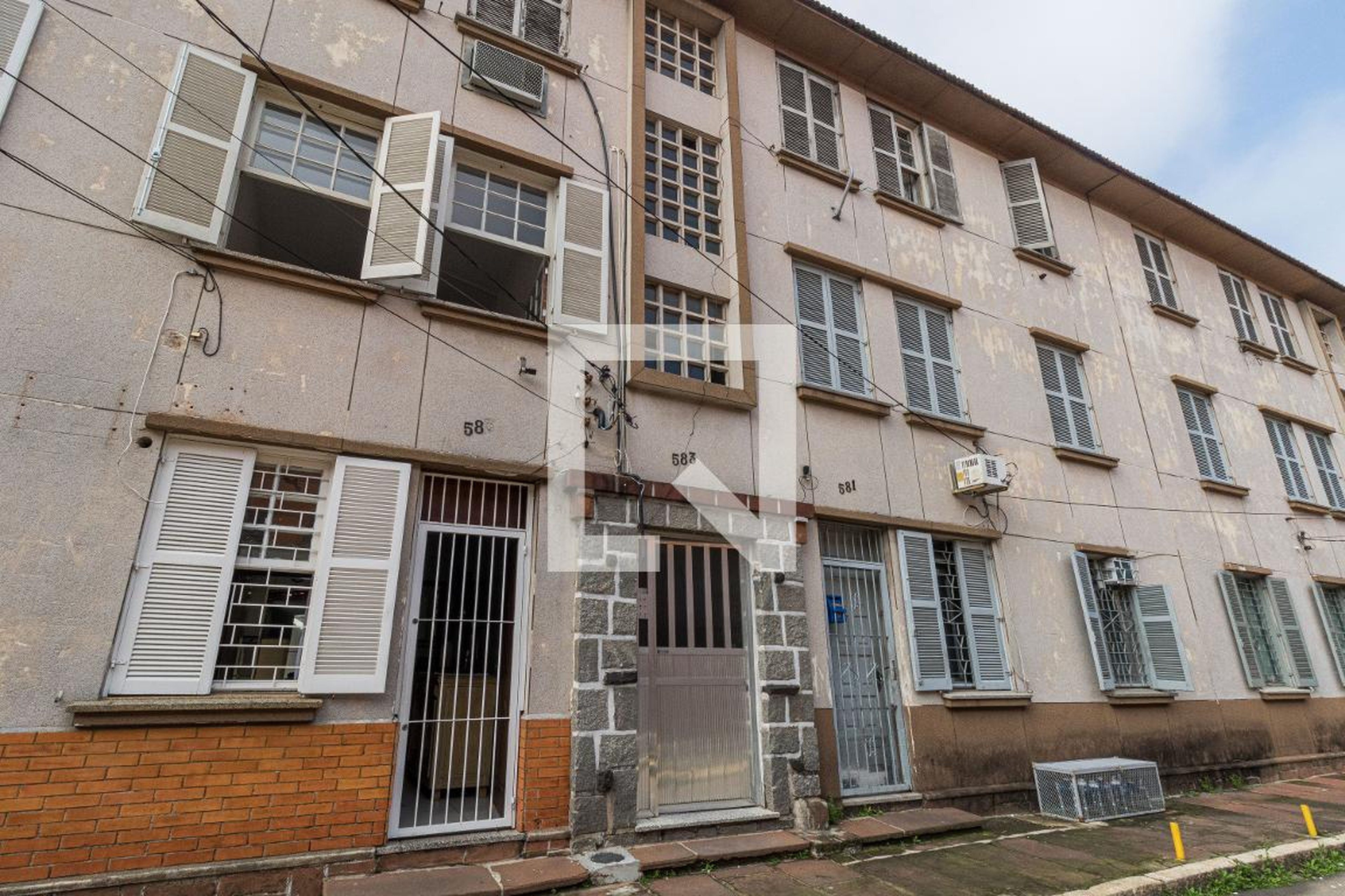 Fachada do Prédio Condomínio em Rua Veranópolis, 583