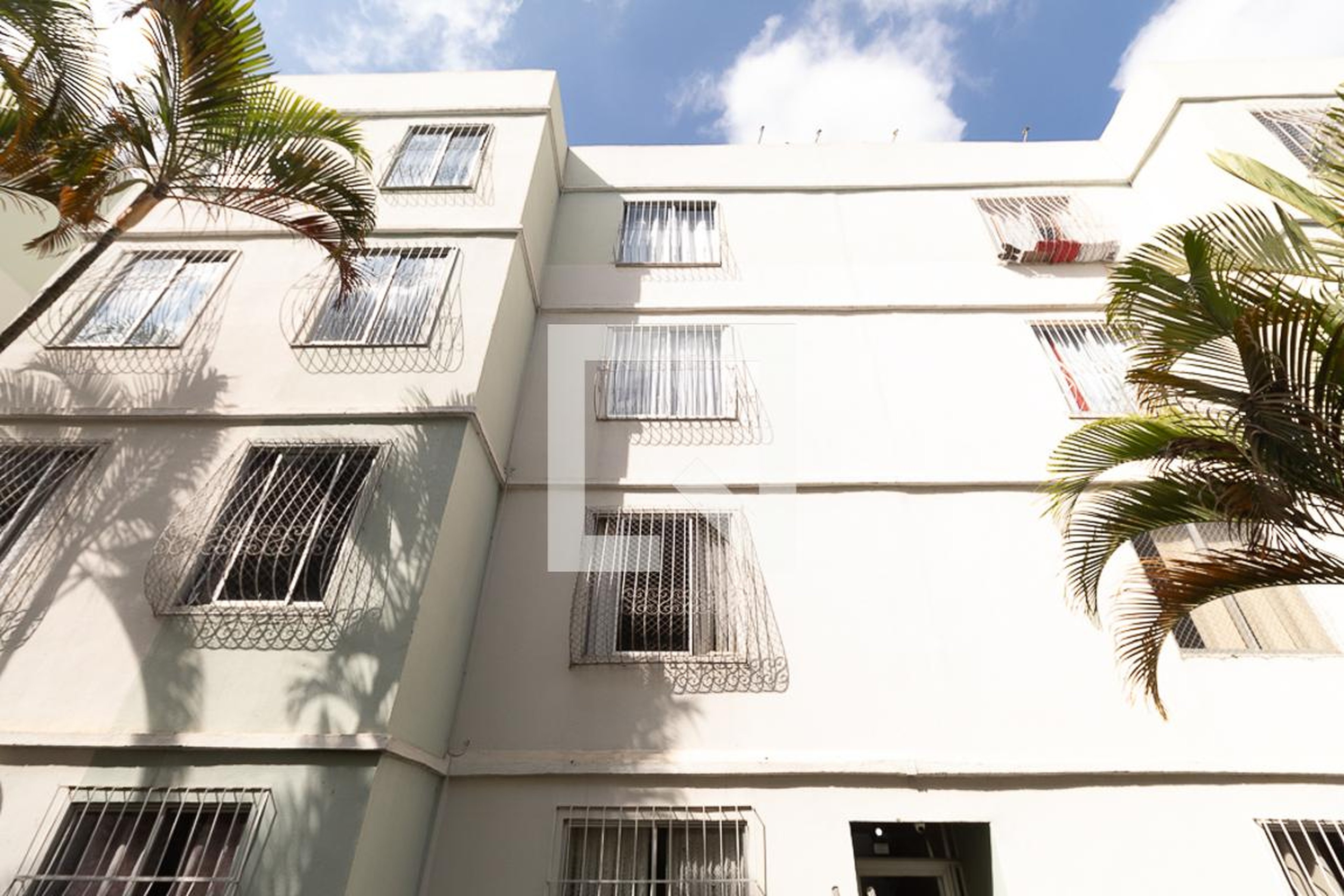 Fachada Condomínio em Rua José Sanguinete, 79