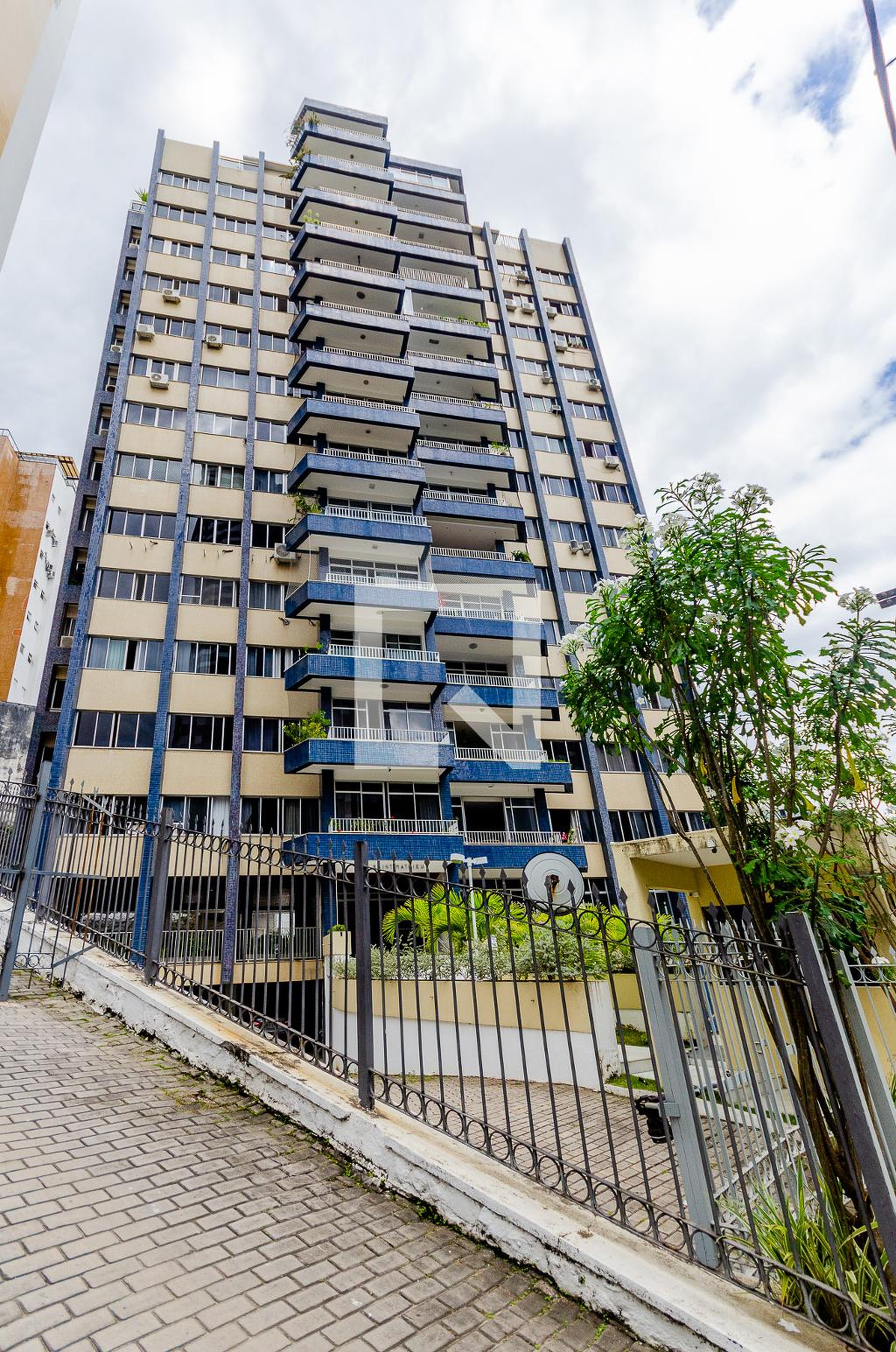 Fachada do Condomínio Edifício Saint Mathieu