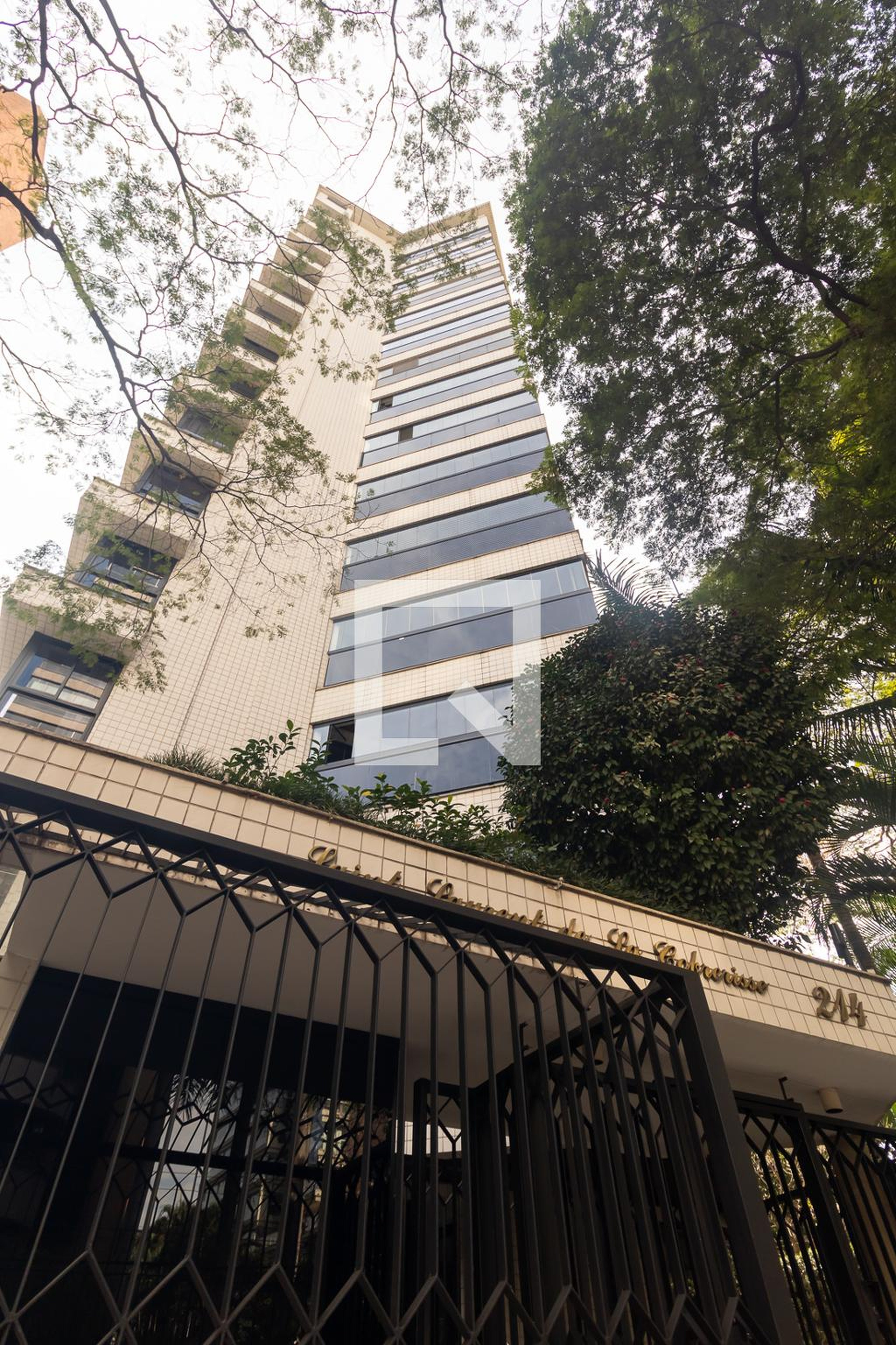 Fachada Condomínio Saint Laurent de La Cobrerisse