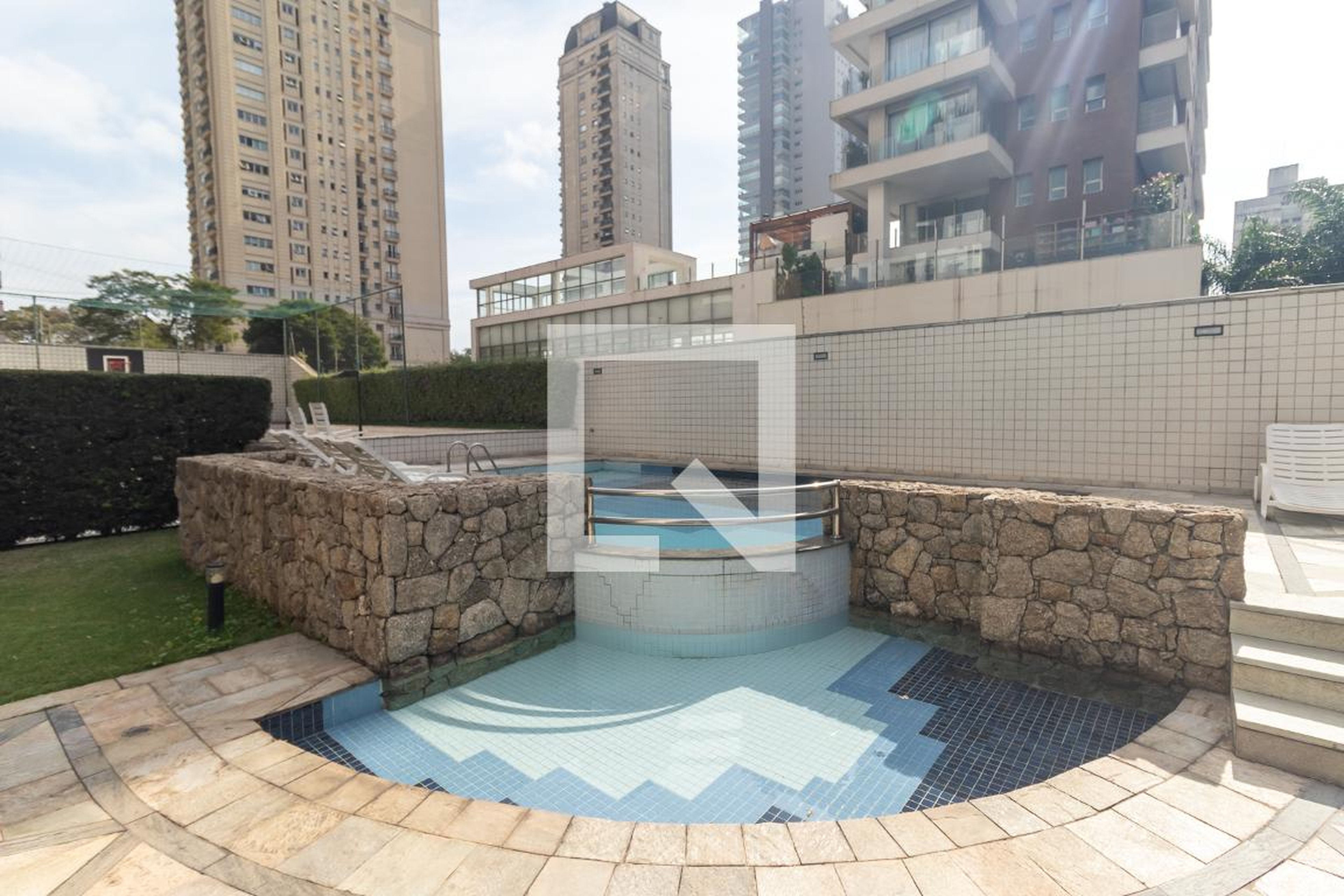Piscina infantil - Saint Laurent de La Cobrerisse