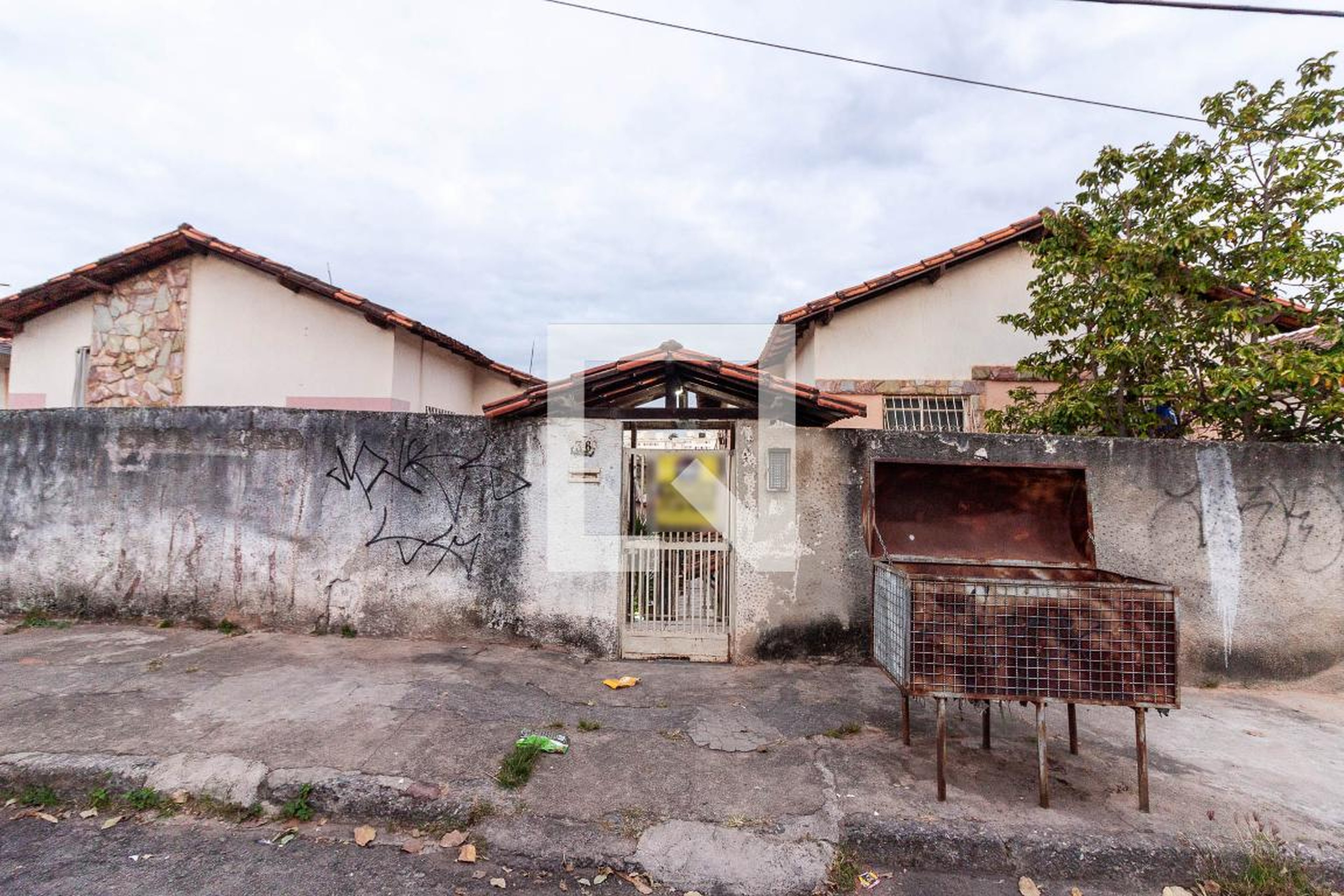 Fachada Condomínio em Rua Do João De Barro, 36