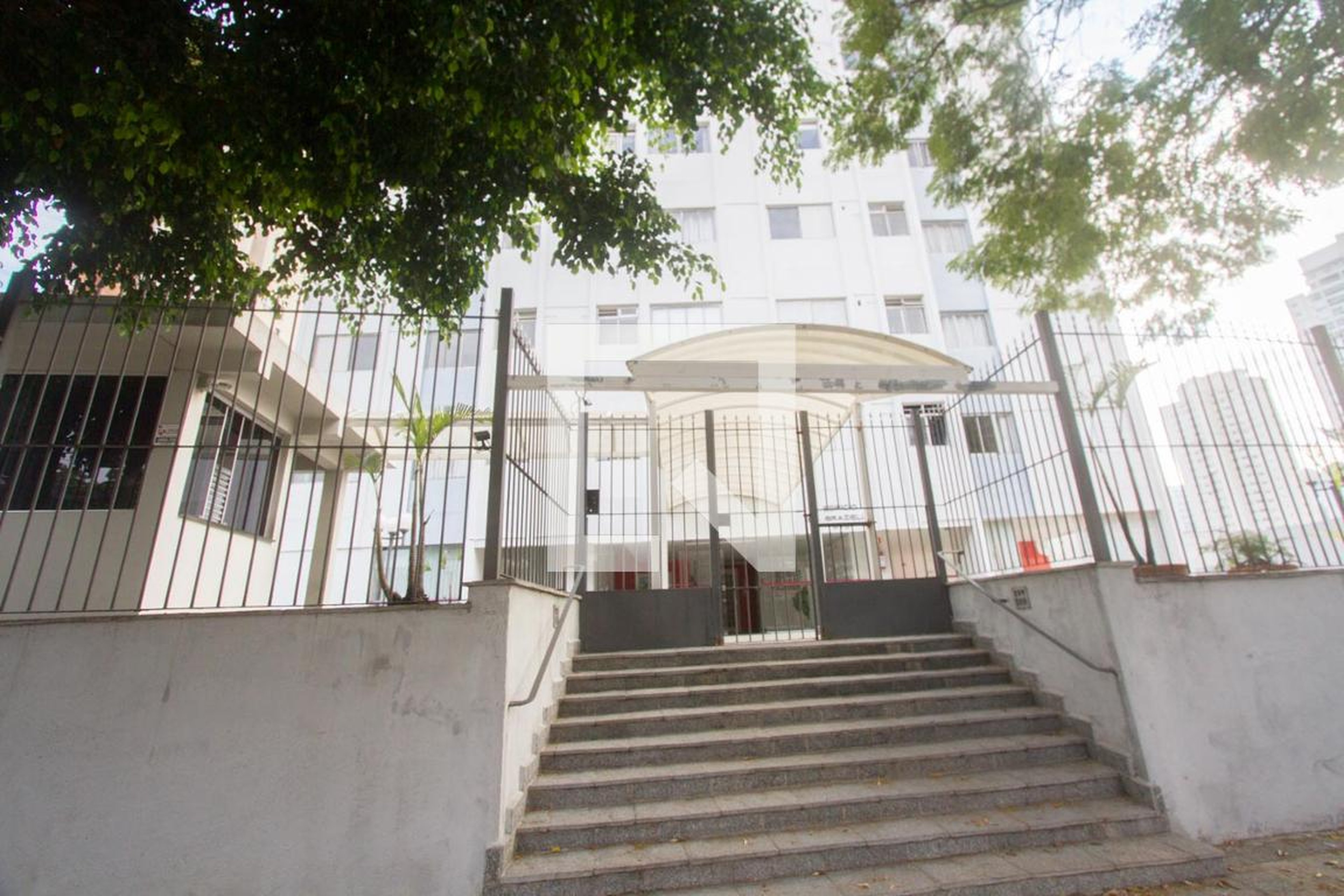 Fachada Condomínio em Rua Joaquim Guarani, 275