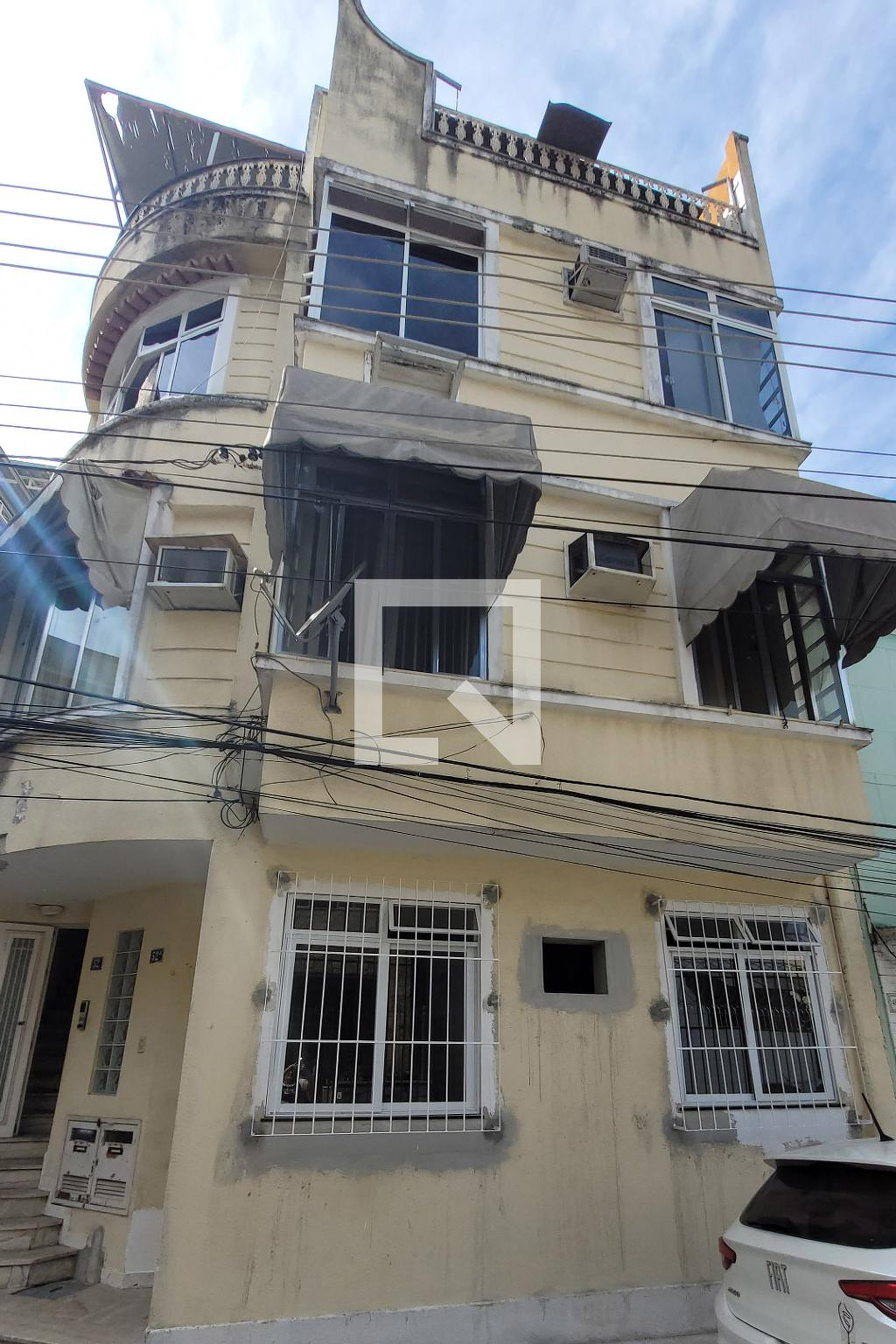 Fachada Condomínio em Rua Tenente Vilas Bôas, 52