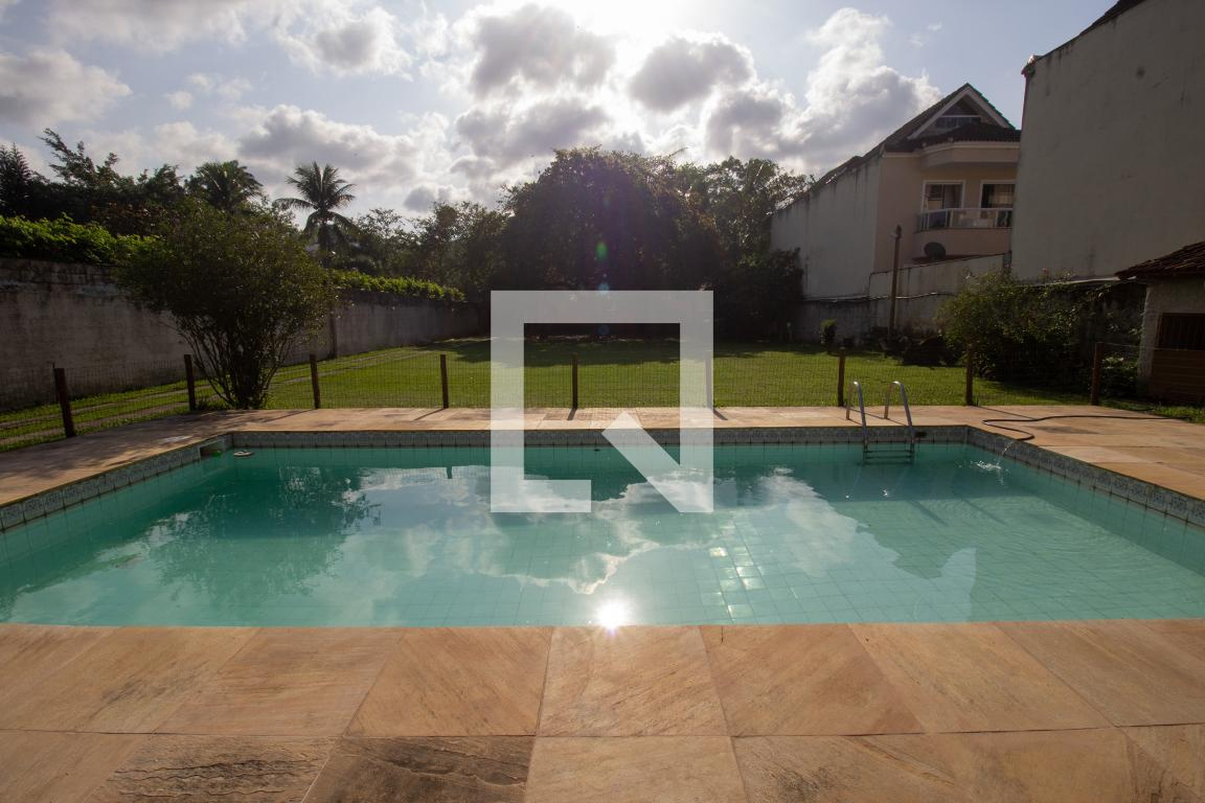 Piscina Condomínio em Estrada Capitão Pedro Afonso, 701