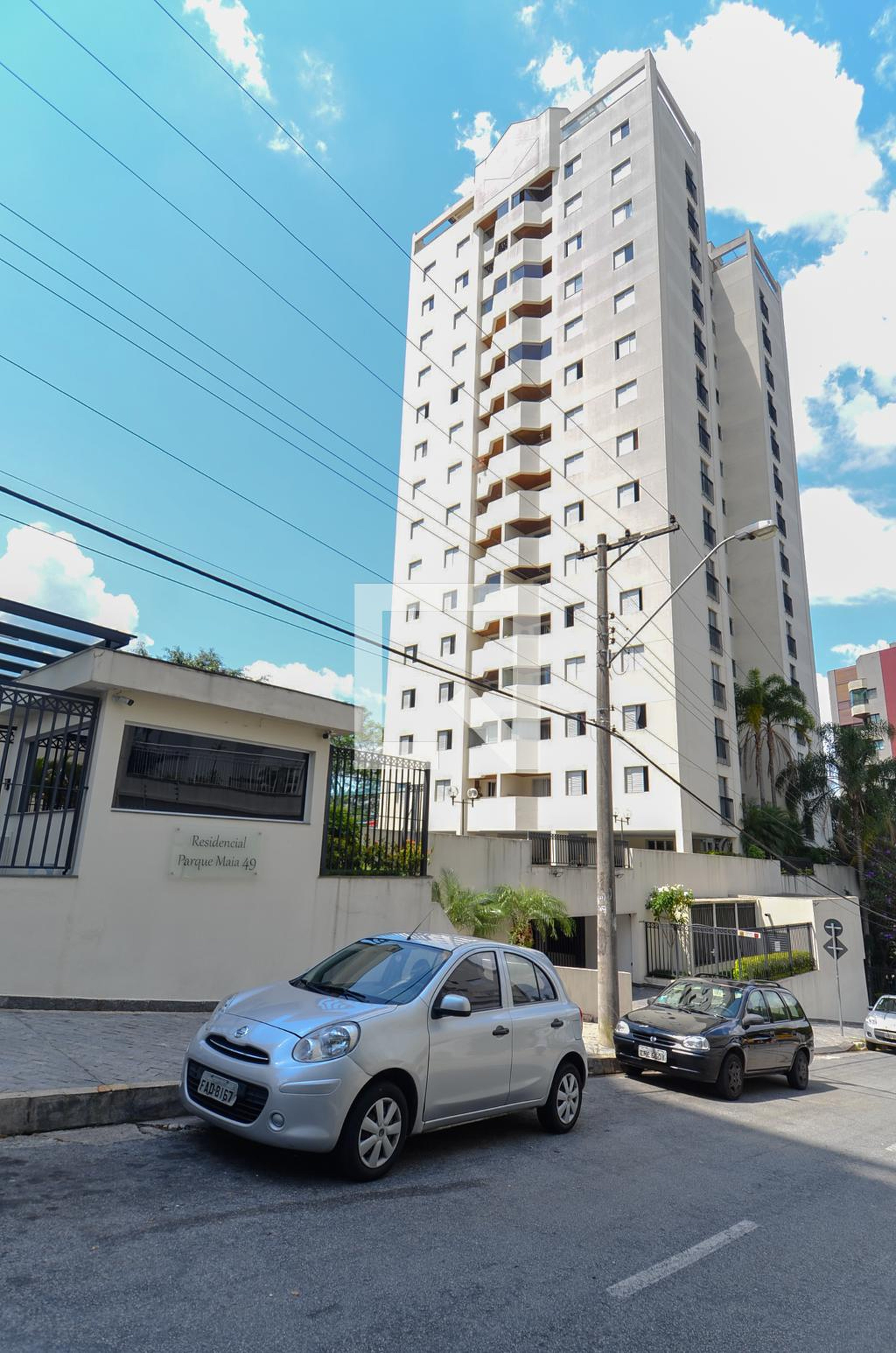 Fachada do Condomínio Condomínio Parque Maia